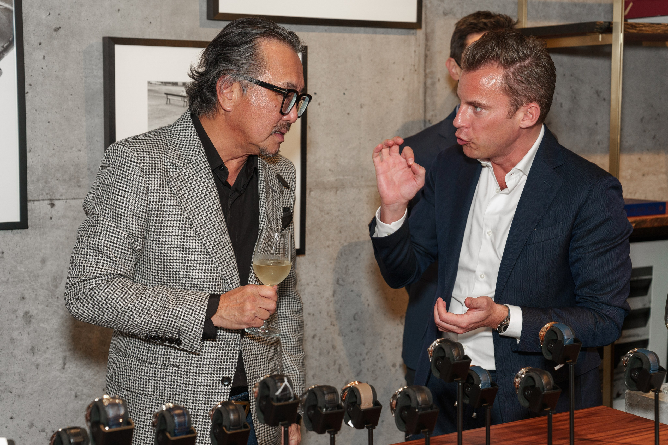 WATCHBOX. ФОТОГРАФ В ГОНКОНГЕ (СВАДЬБЫ, FASHION, СЕМЕЙНЫЕ, МЕРОПРИЯТИЯ, ФОТОПРОГУЛКИ)