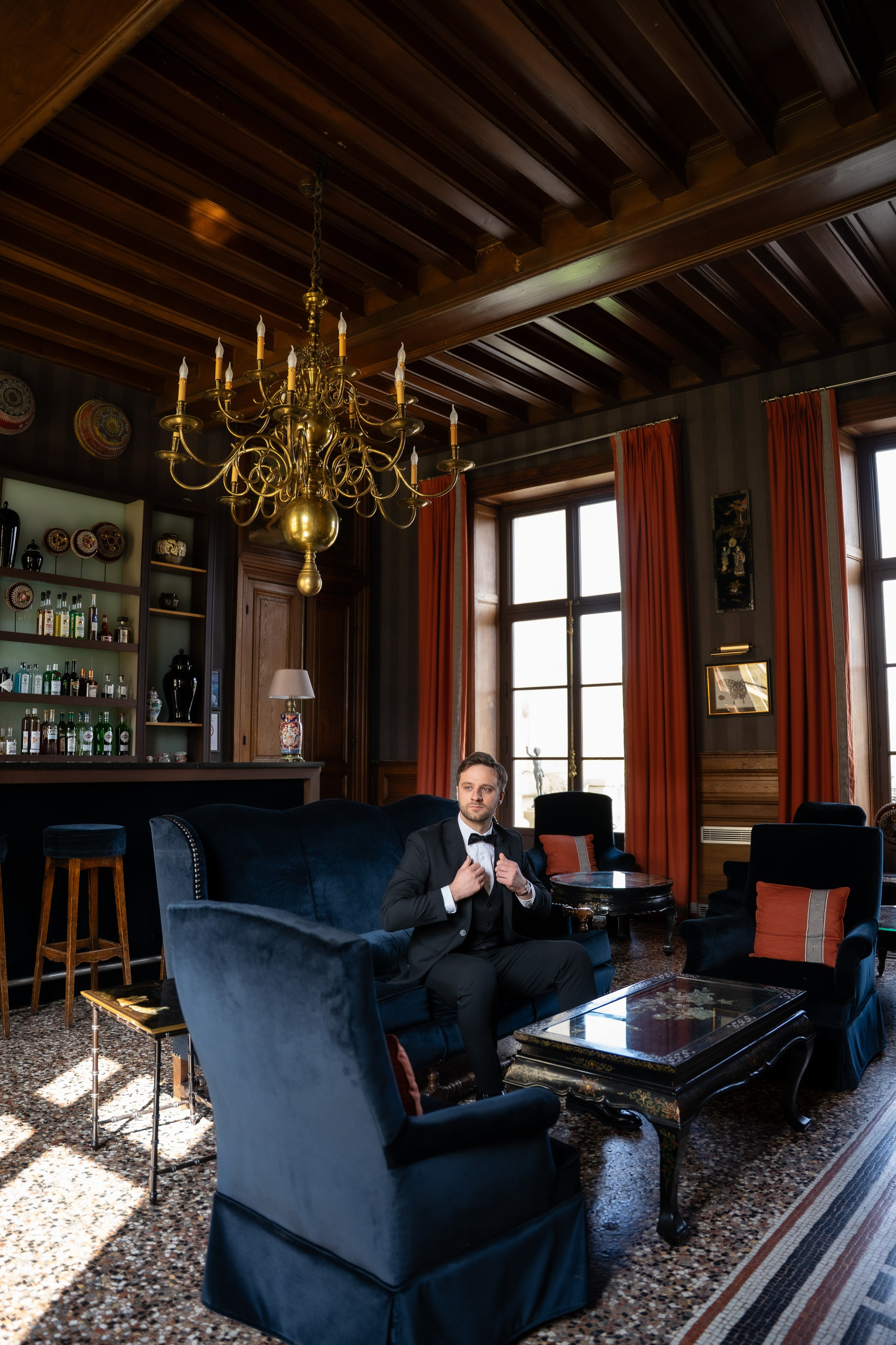 Chateau elopement inspiration. Wedding photographer in Paris Oksana Shum