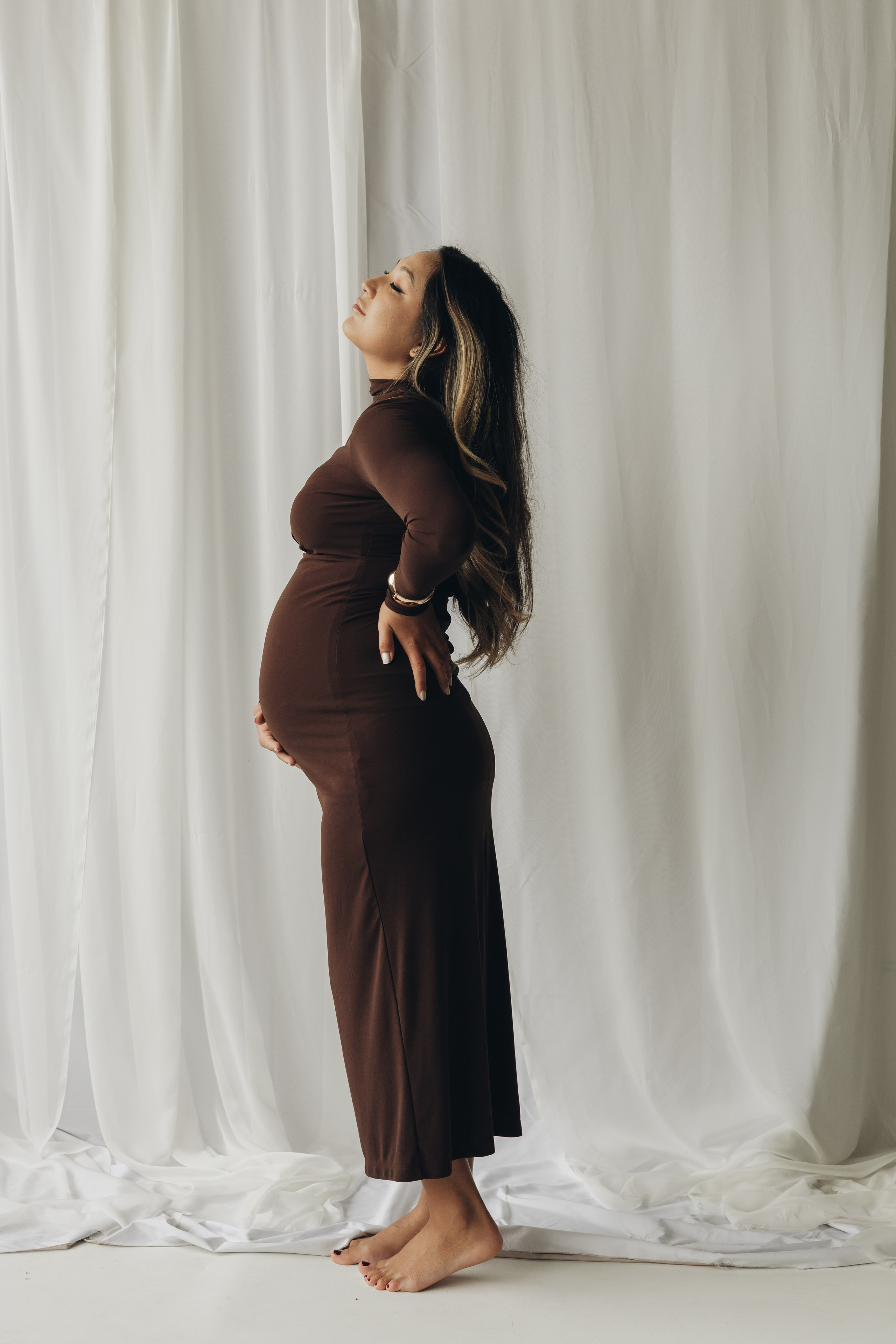 Elegant maternity portraits in chicago