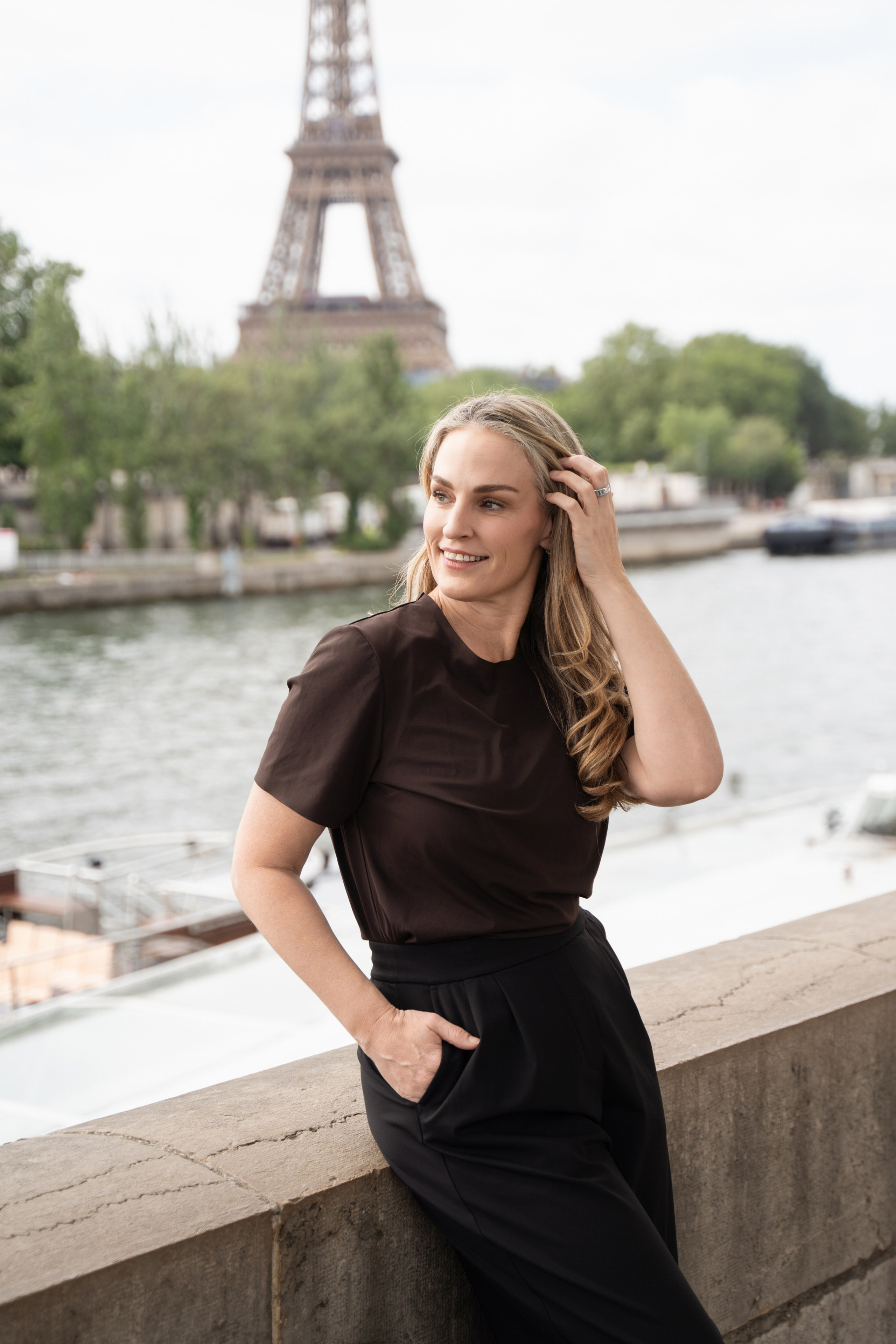 Content Nadia (2.5 hours). Photographer in Paris|Solo and groups, portraits & content, couples photo-shoot in Paris at the best locations