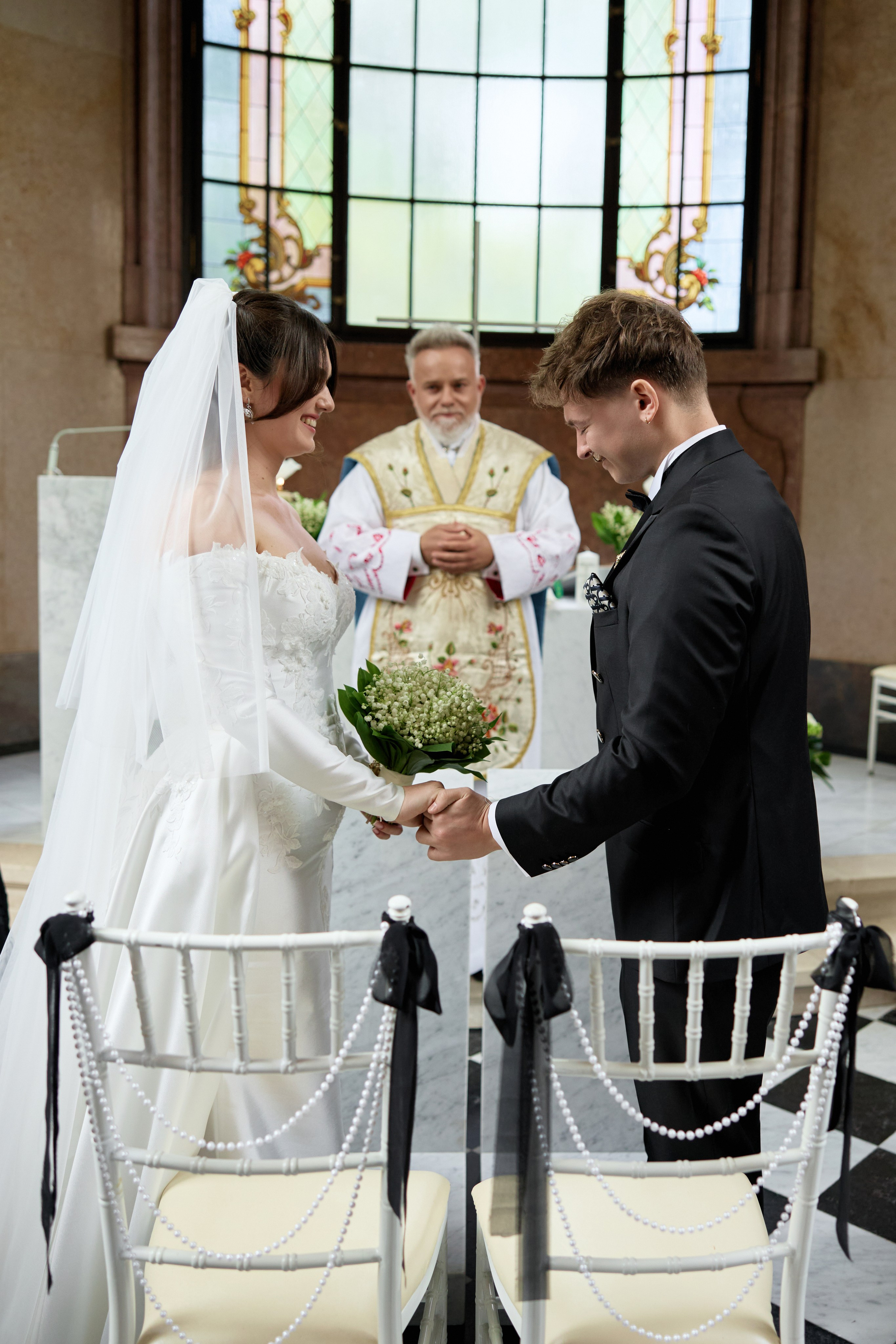 Wiktoria & Kacper. Pałac Goetz. Fotograf ślubny i rodzinny w Krakowie Yana Klymova