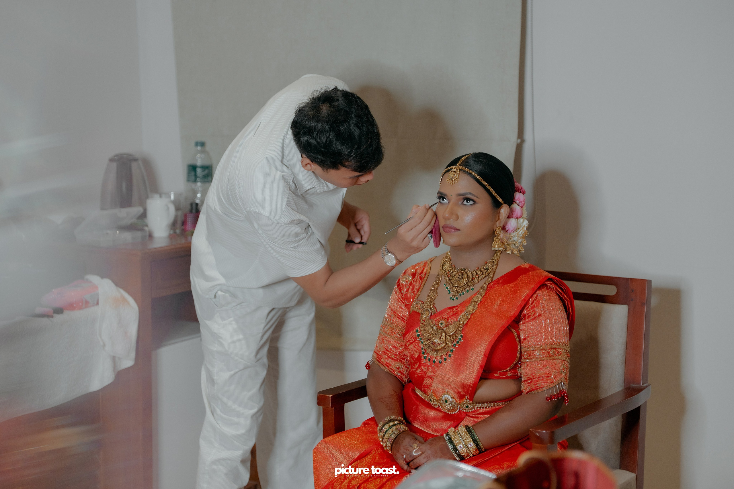 Traditional Kerala Hindu Wedding Ft. Anusree & Vishnu. Fine art Wedding Photographers in India & Canada