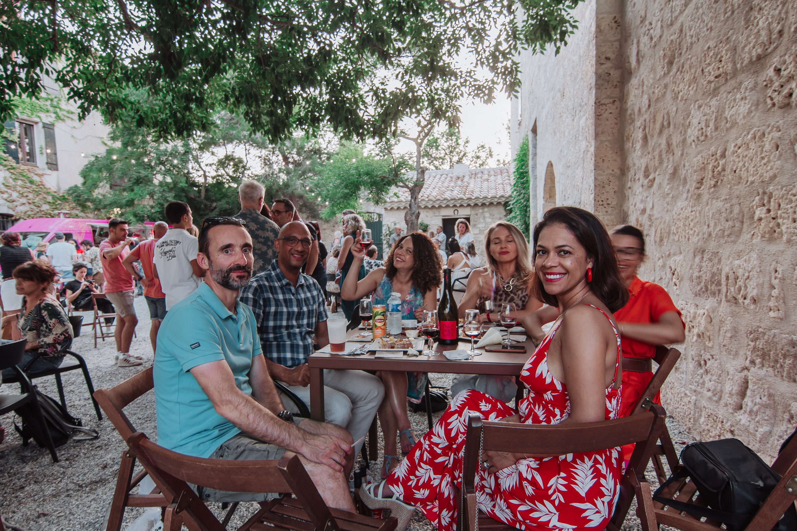 Reportage de fête au Château Prat de Cest. Professional Photographer in France | Poitiers, Tours & Châtellerault | Portrait, Family, Corporate & Wedding Photography