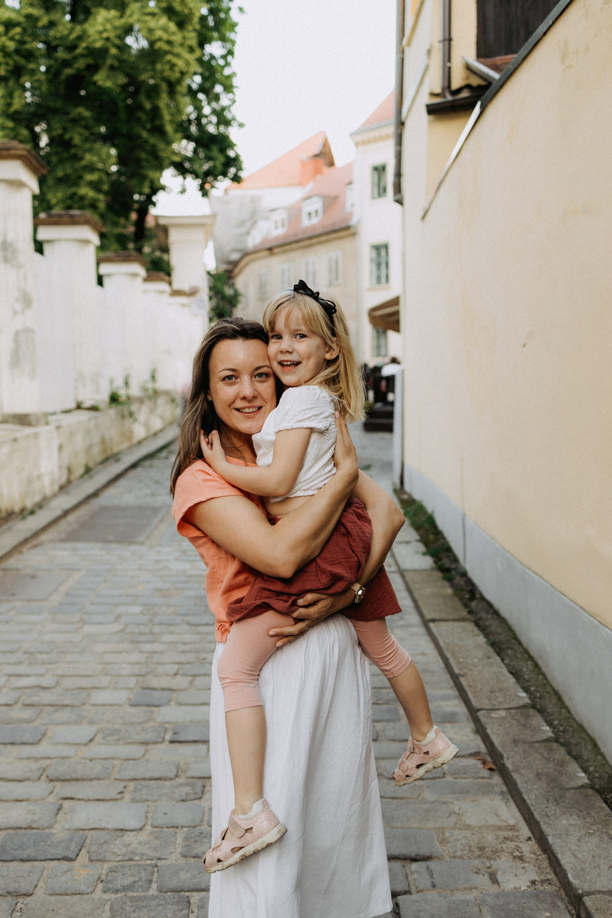Family in the city. Elena Gorobets. Photographer in Zagreb