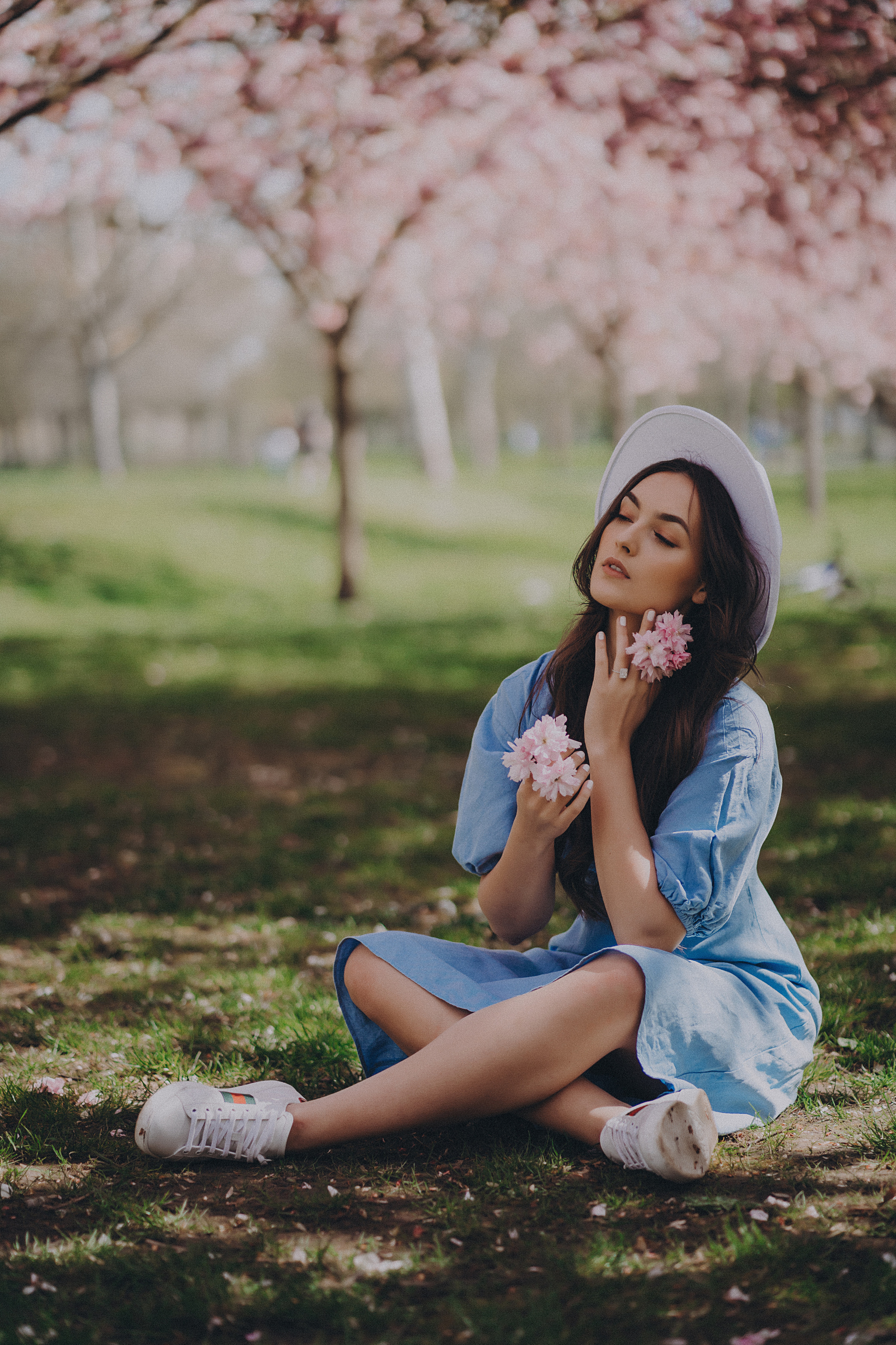 Eliza in cherry trees. Maternity/Love story/Wedding photographer