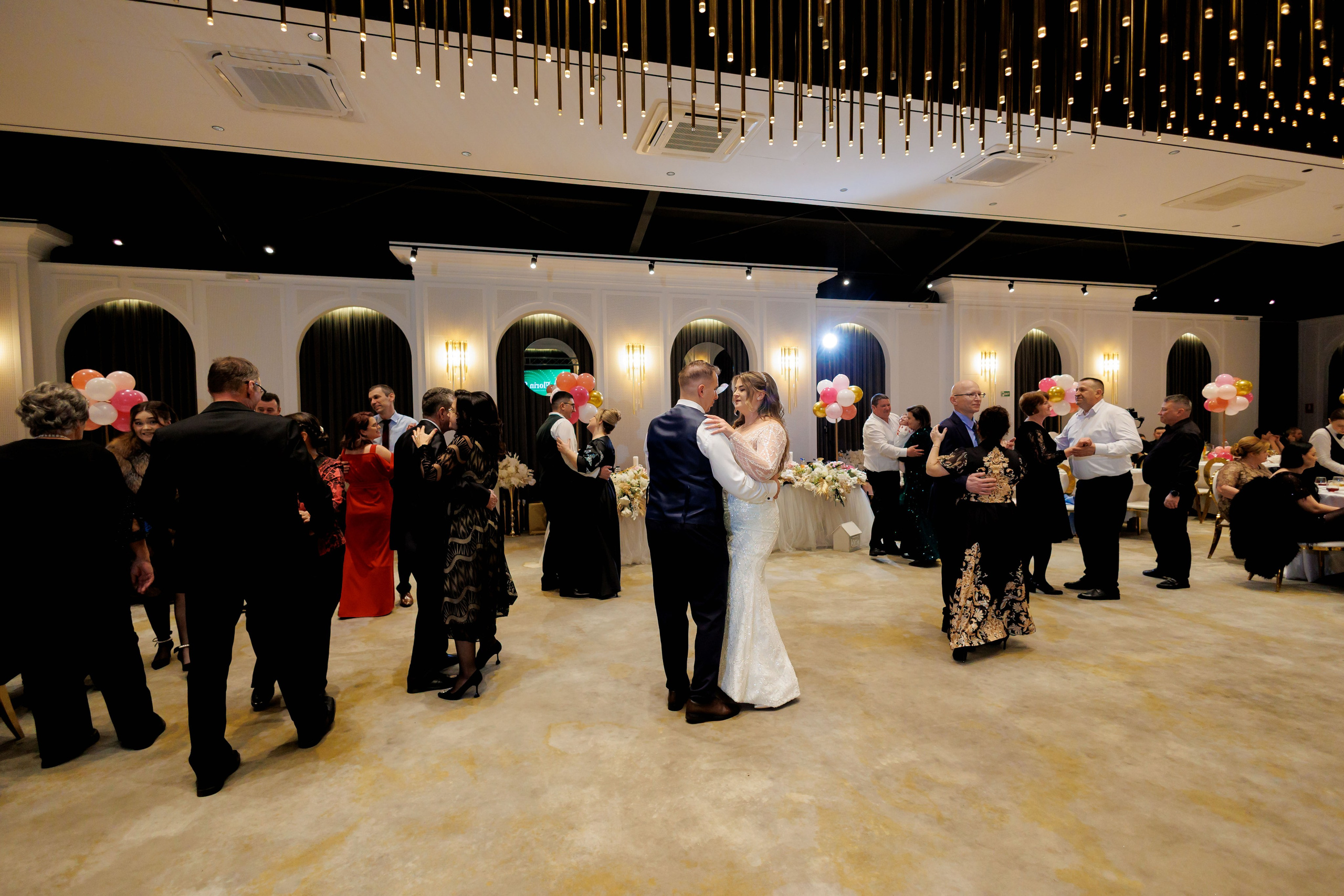 Povestea voastră, regizată de noi |Cristi Turculet Videograf Nuntă Suceava | wedding highlight. Servicii foto-video profesionale, pentru momente de neuitat