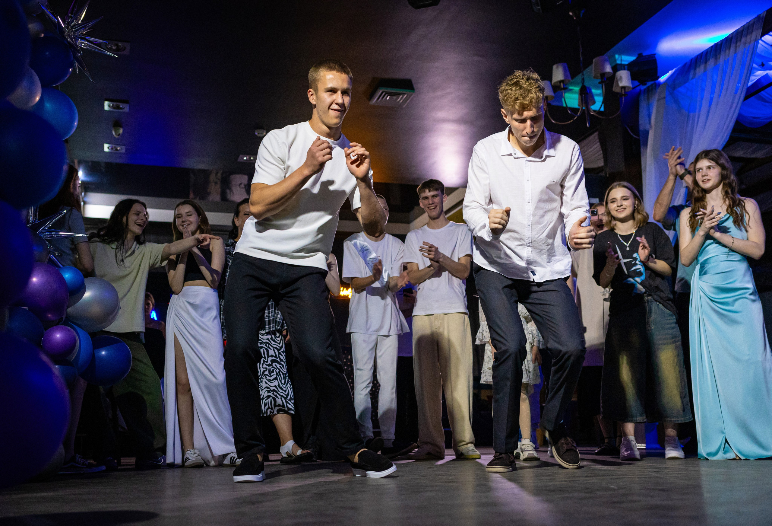 Пример фотосессии последний звонок и выпускной 11А, все в куче по очереди