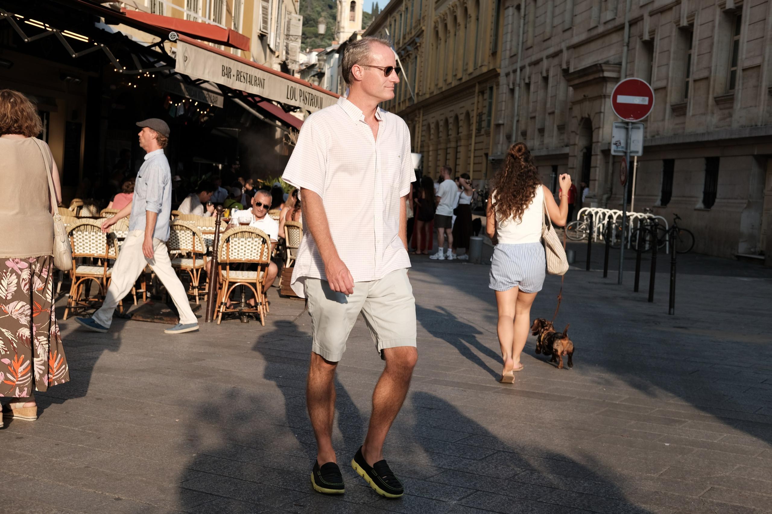 Street photography. Yulia — portrait, tourist & love story photographer in Paris