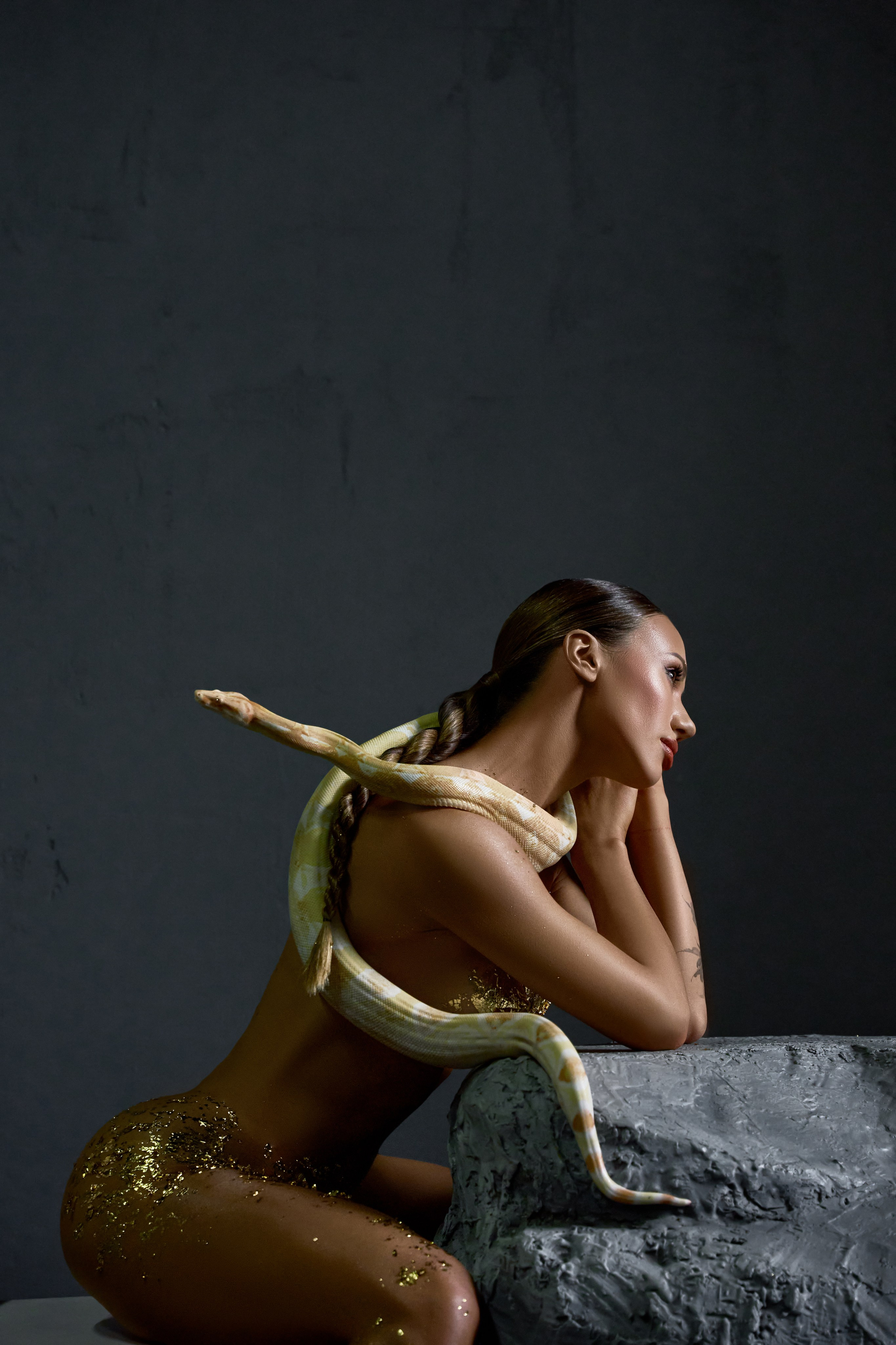 Masha Light Snake Photoshoot at Manhattan Studio Warsaw. Roman Volkov 🐍 Snake Father Warsaw, Poland