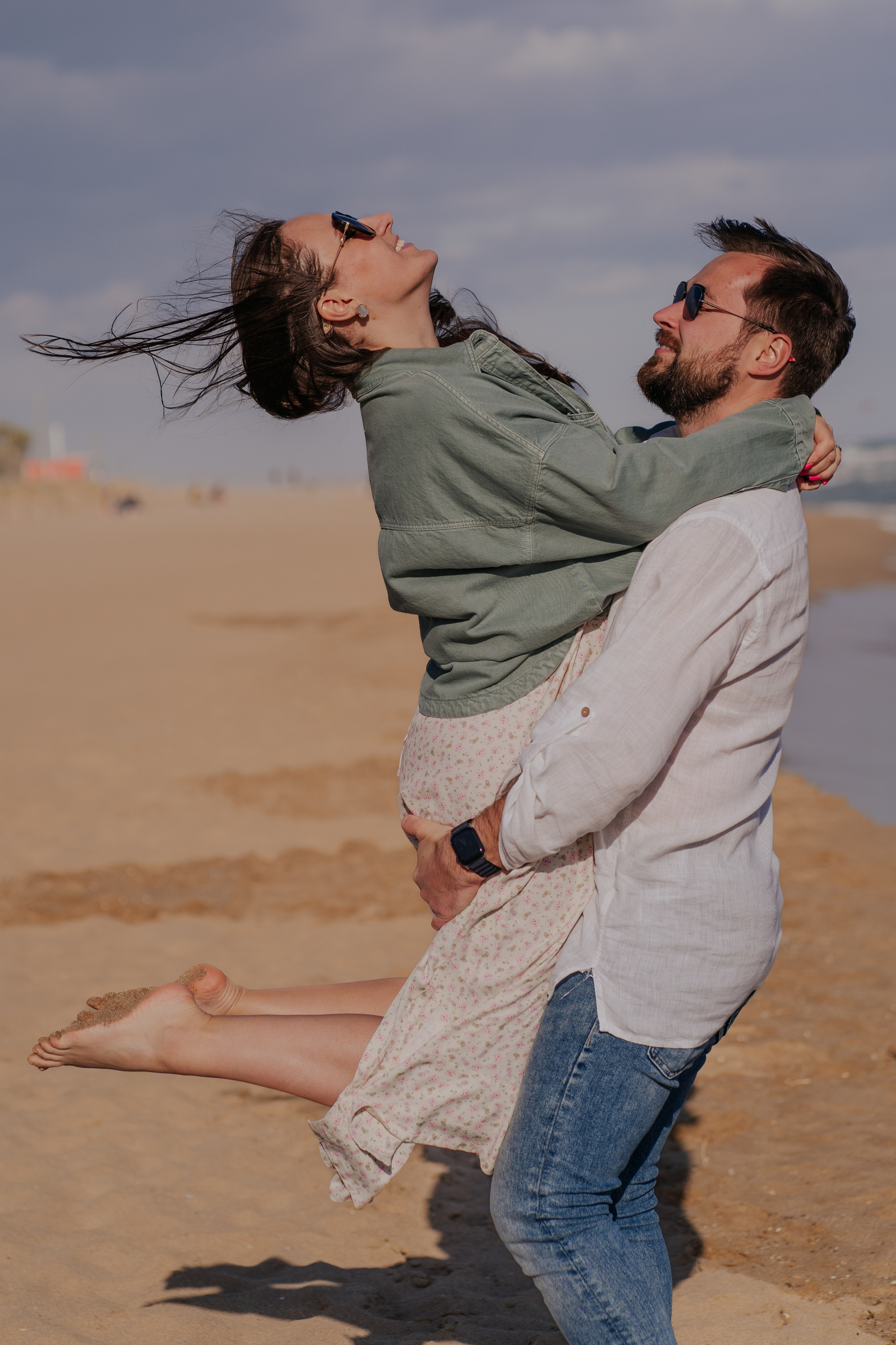 Family Barcelona on the sea. DiaFoto — Wow Photographer in Barcelona | Premium Barcelona Photoshoot Experience