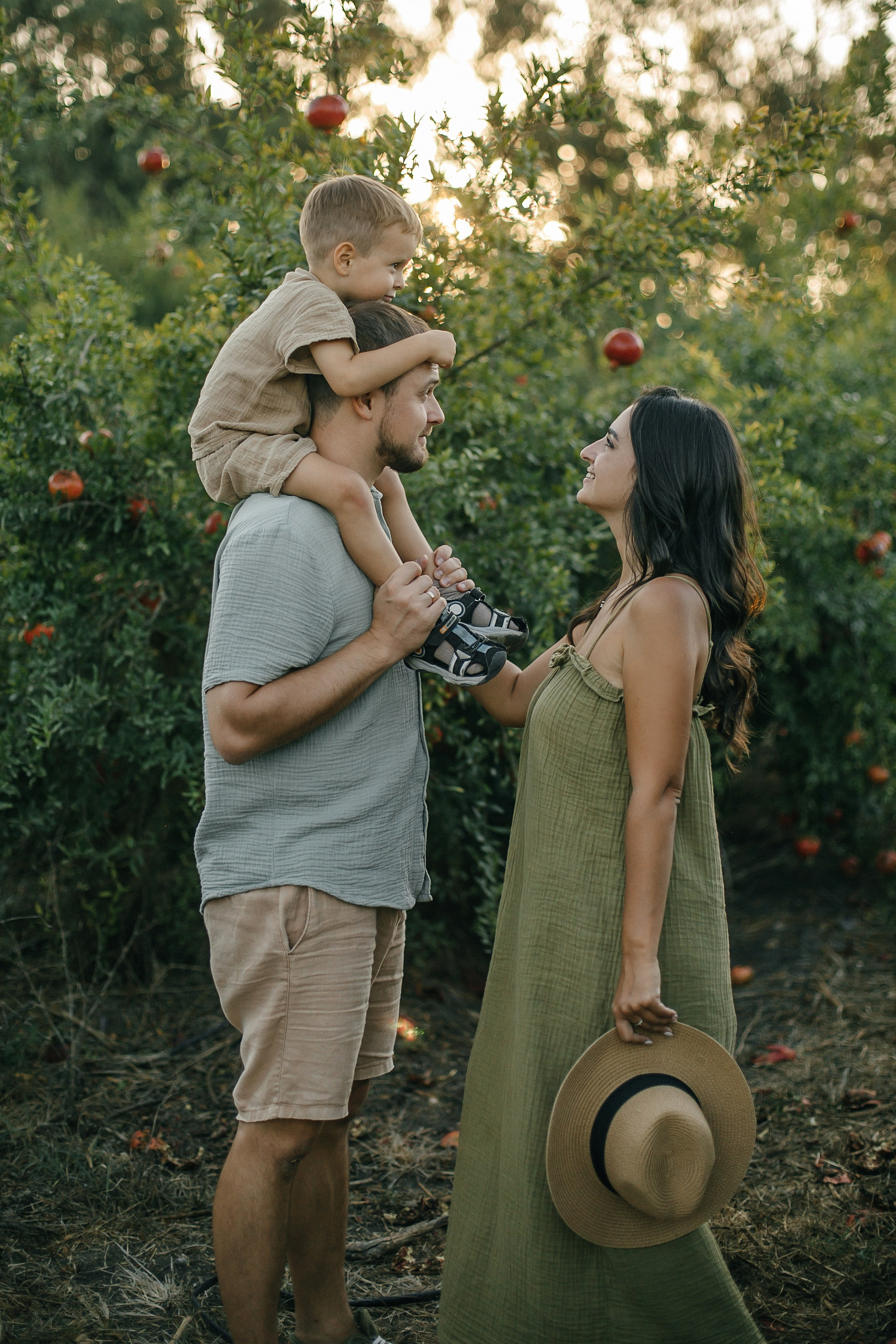Binyamina garden. Family photographer in Israel