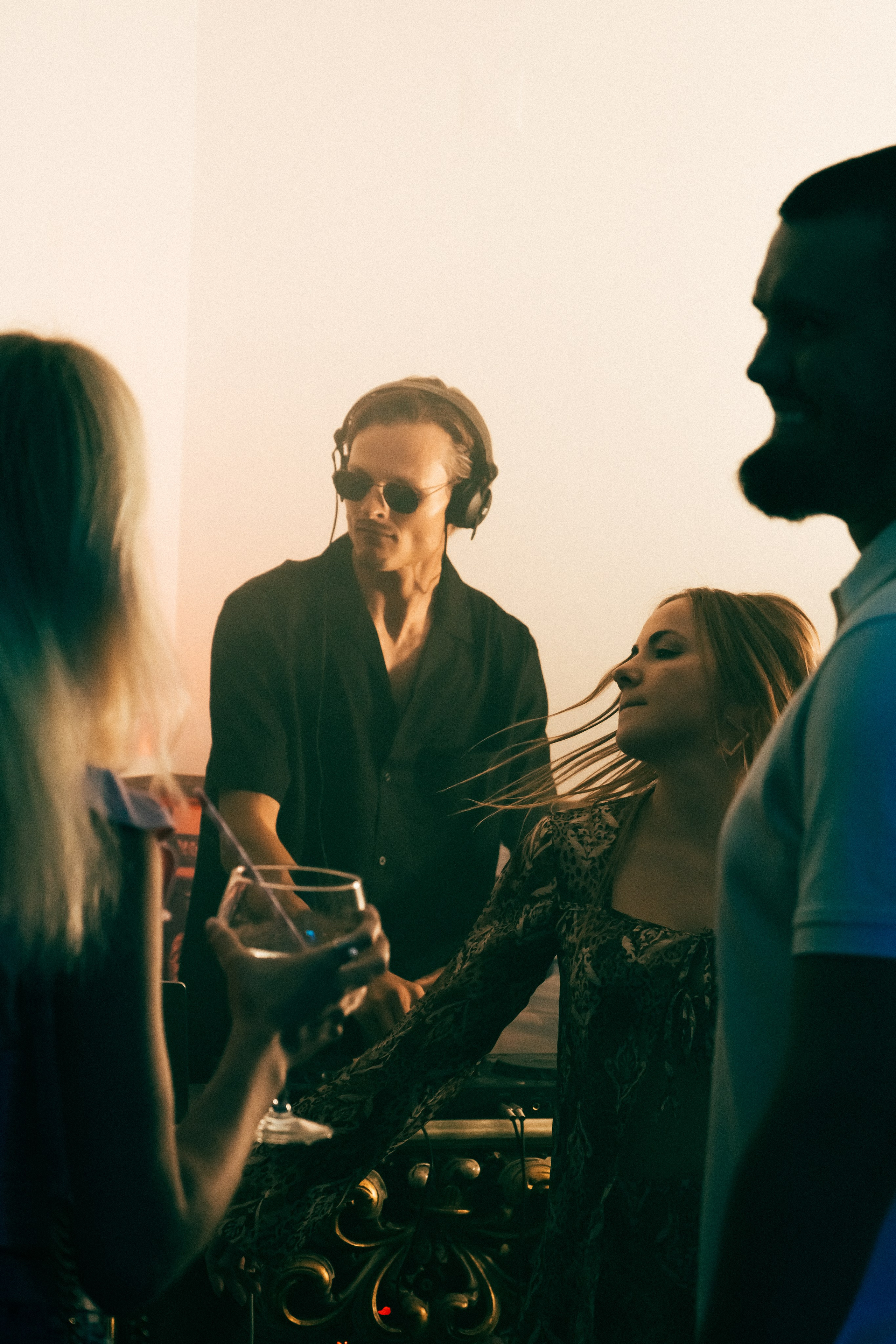 Pool party in  High Villa.  Cascais Sintra Lisbon. Валерія Сичова. Сімейний та репортажний фотограф в Португаліі