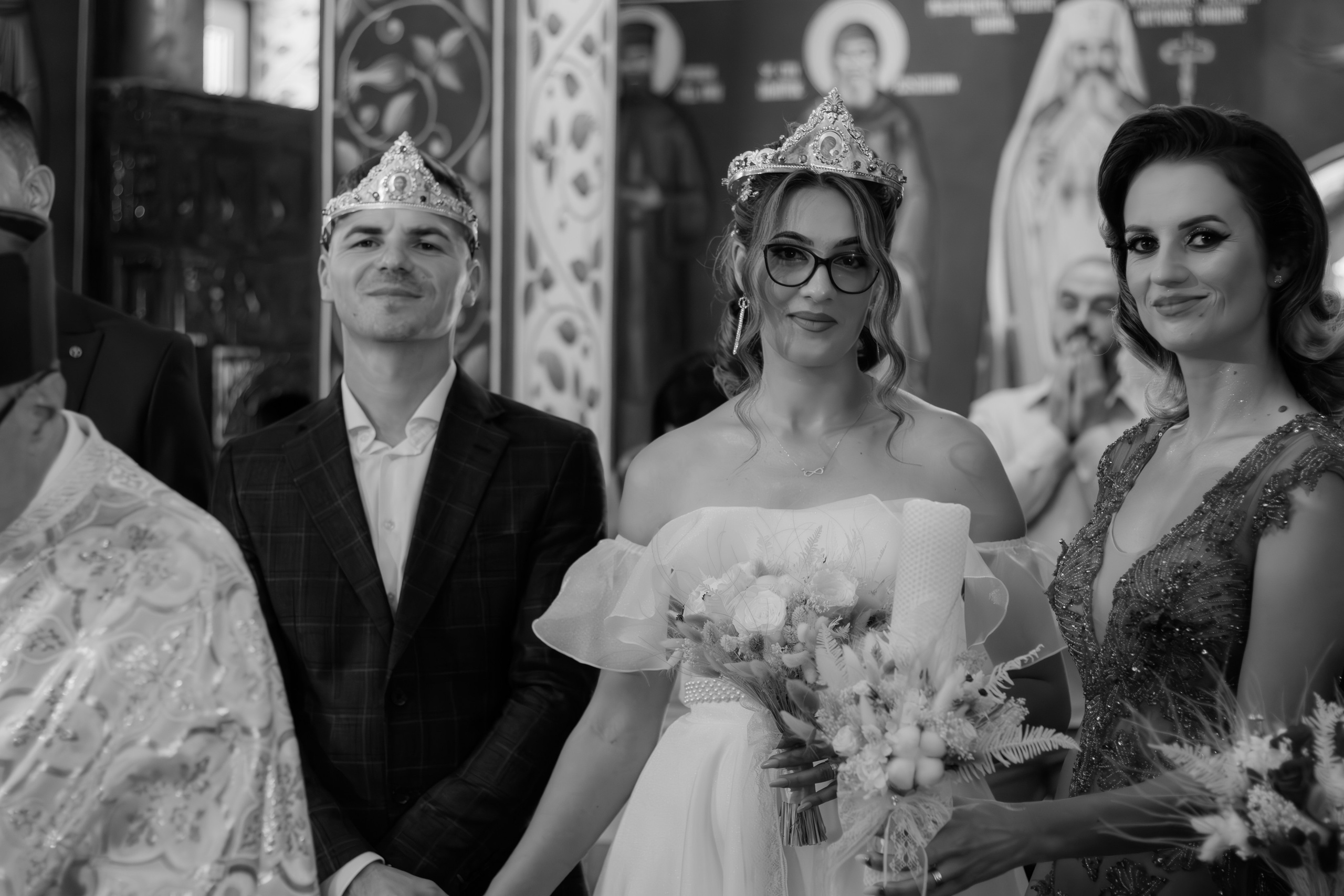 Oana & Vasile. Fotograf si videograf — evenimente si studio