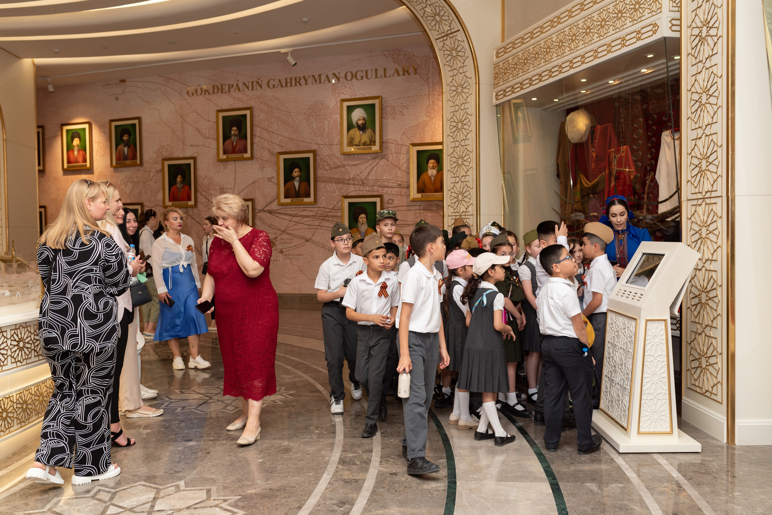 Вечный огонь 2"А» класс. Ваш фотограф в Ашхабаде Гамлет Осипов