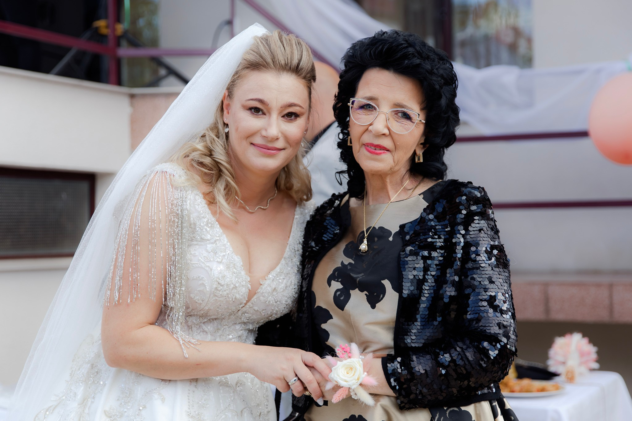 Mihai & Oana. Servicii foto-video profesionale, pentru momente de neuitat