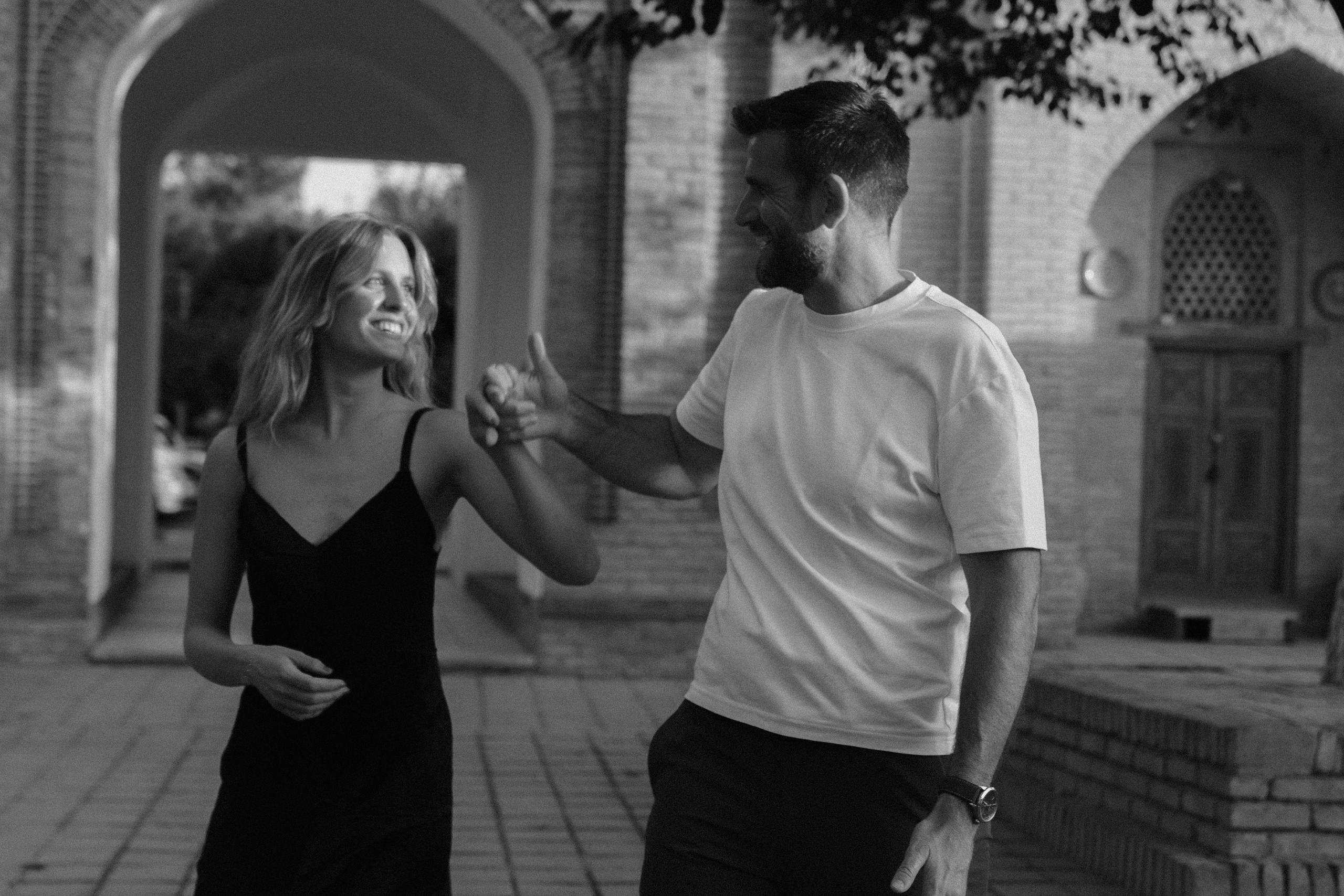Love Story photoshoot in Samarkand with the backdrop of Gur-Emir. Photographer in Uzbekistan and Samarkand Djasur Marupov