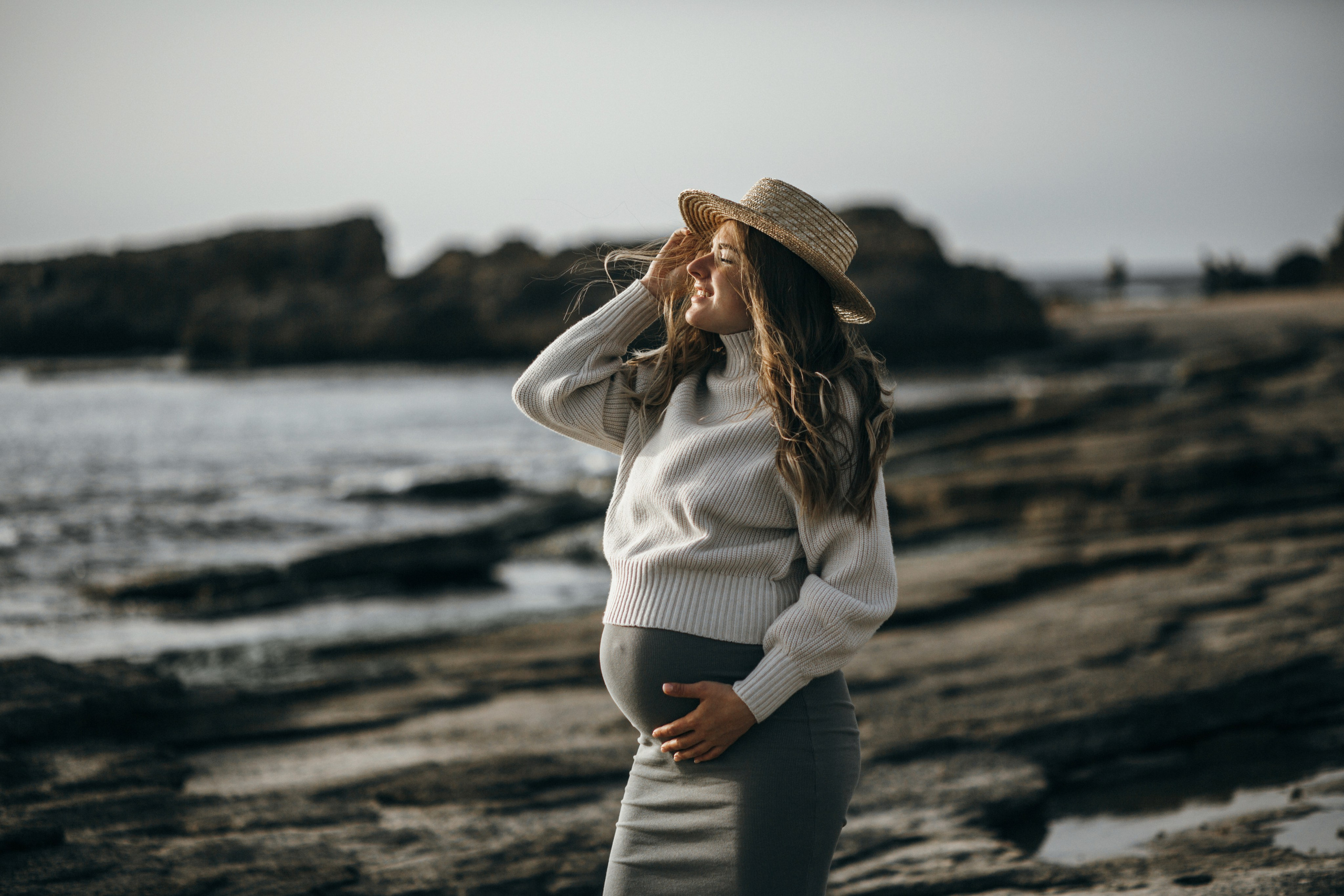 Sasha & Inna at HaBonim beach. Family photographer in Israel