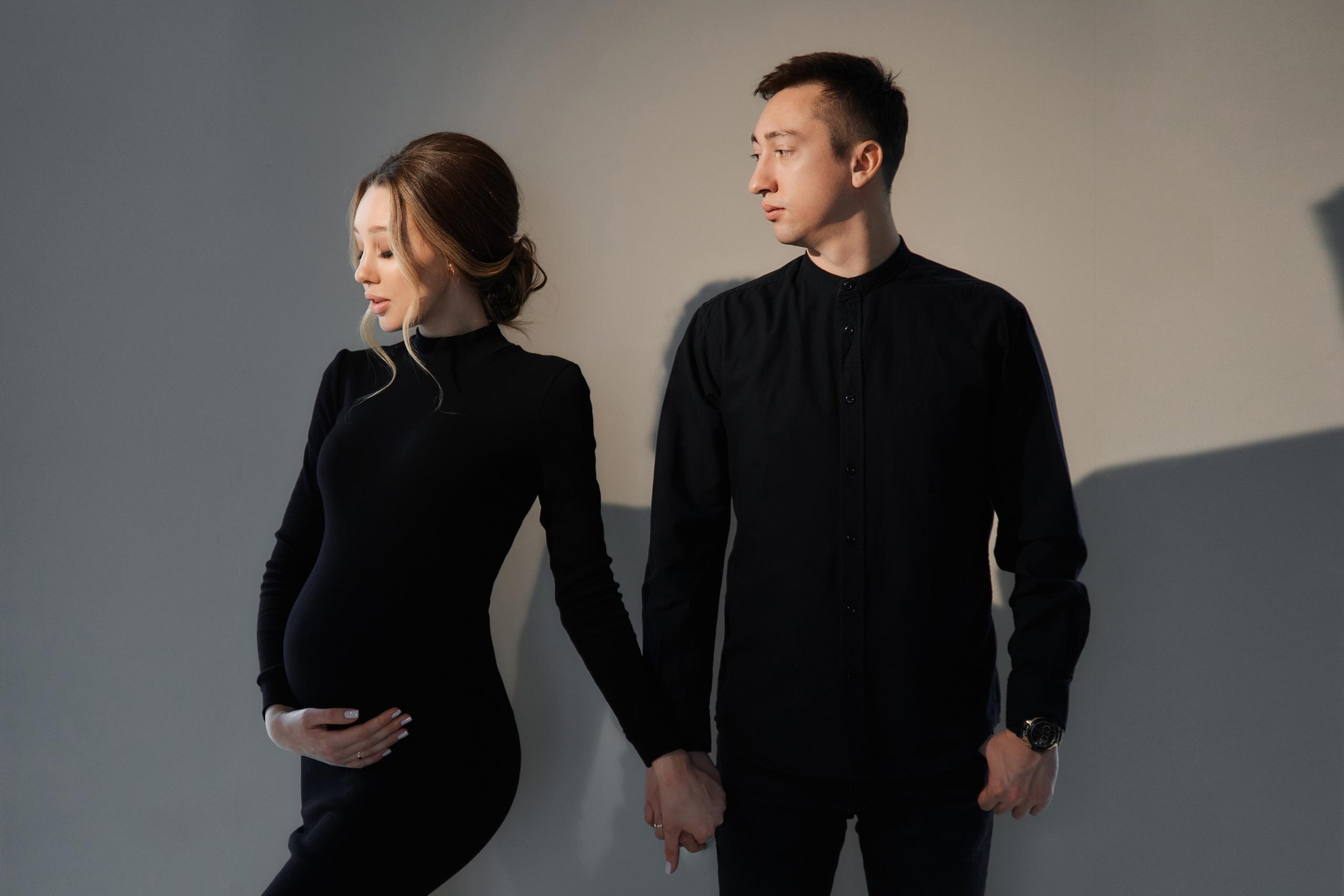 Maternity indoor and studio photoshoot. Professional Wedding and event photographer USA New York