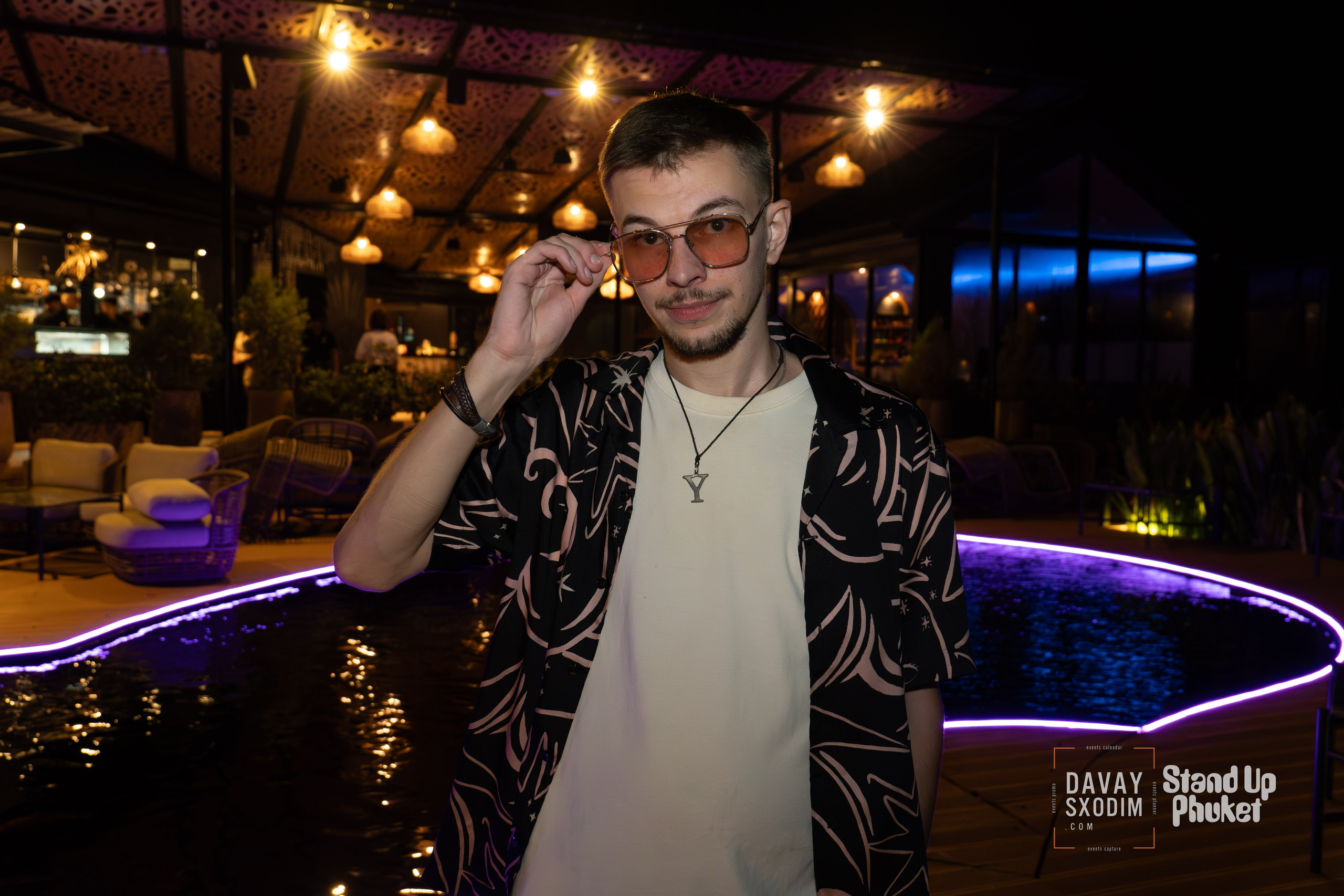 Standup Влада Лапина | Фоторепортаж | Афиша | DAVAYSXODIM.com PHUKET. АФИША|ФОТОРЕПОРТАЖИ|ИВЕНТЫ|ПХУКЕТ