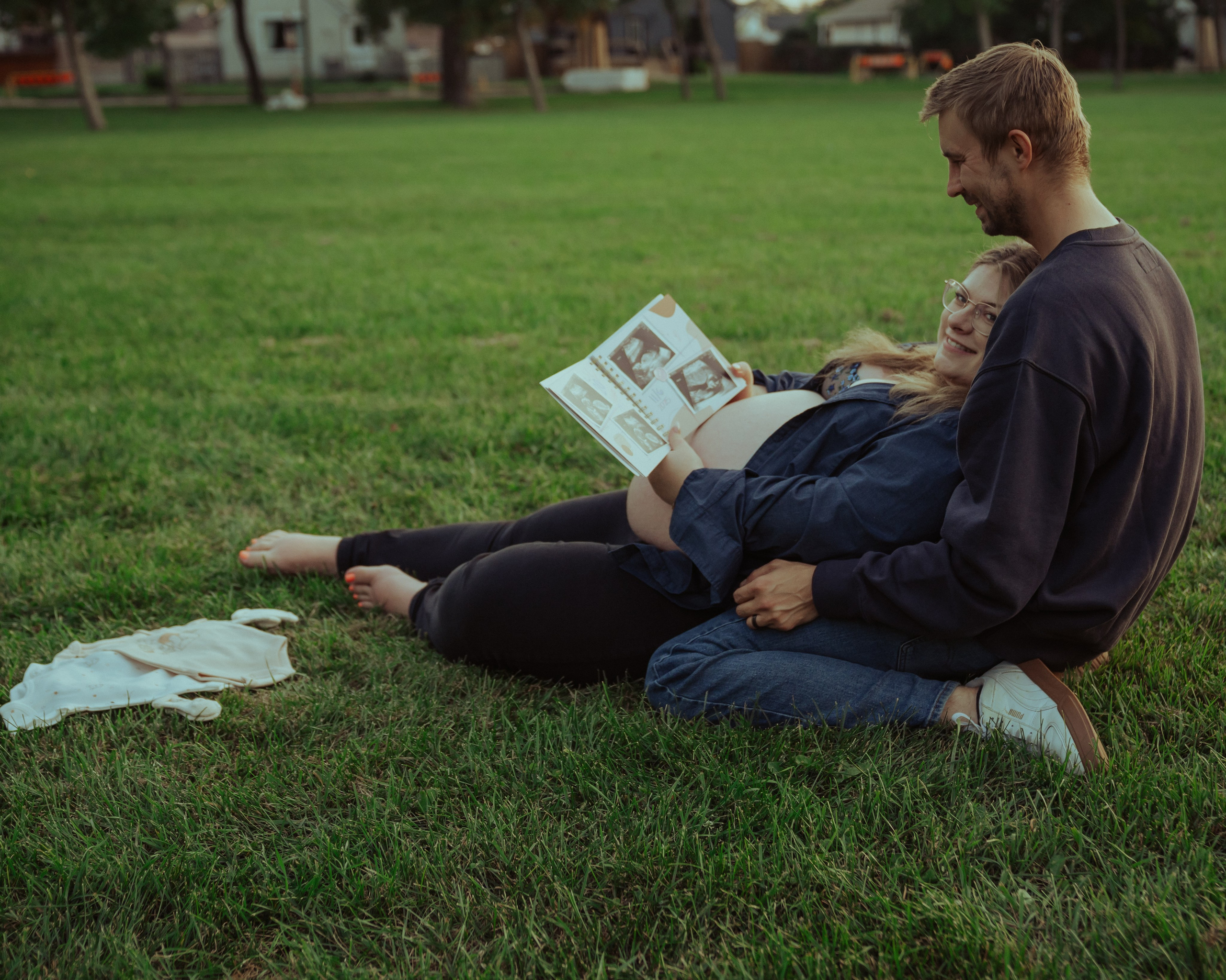 Maya and Arthur. Pragnancy & Love. Photographer Viktoriia Skavronskaya