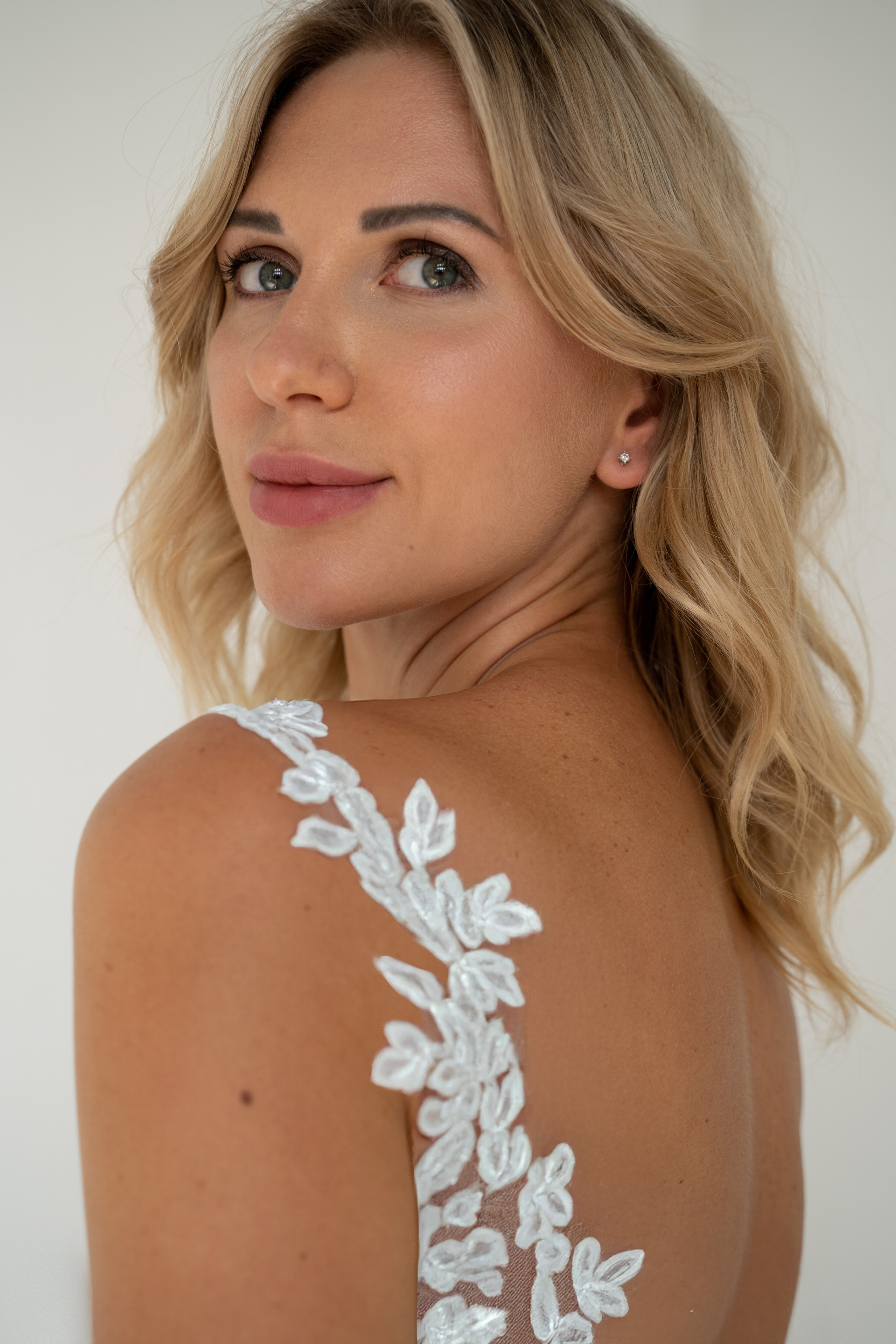 Bridal Portraits. Elena Ruzgis — Editorial Wedding & Portrait Photographer