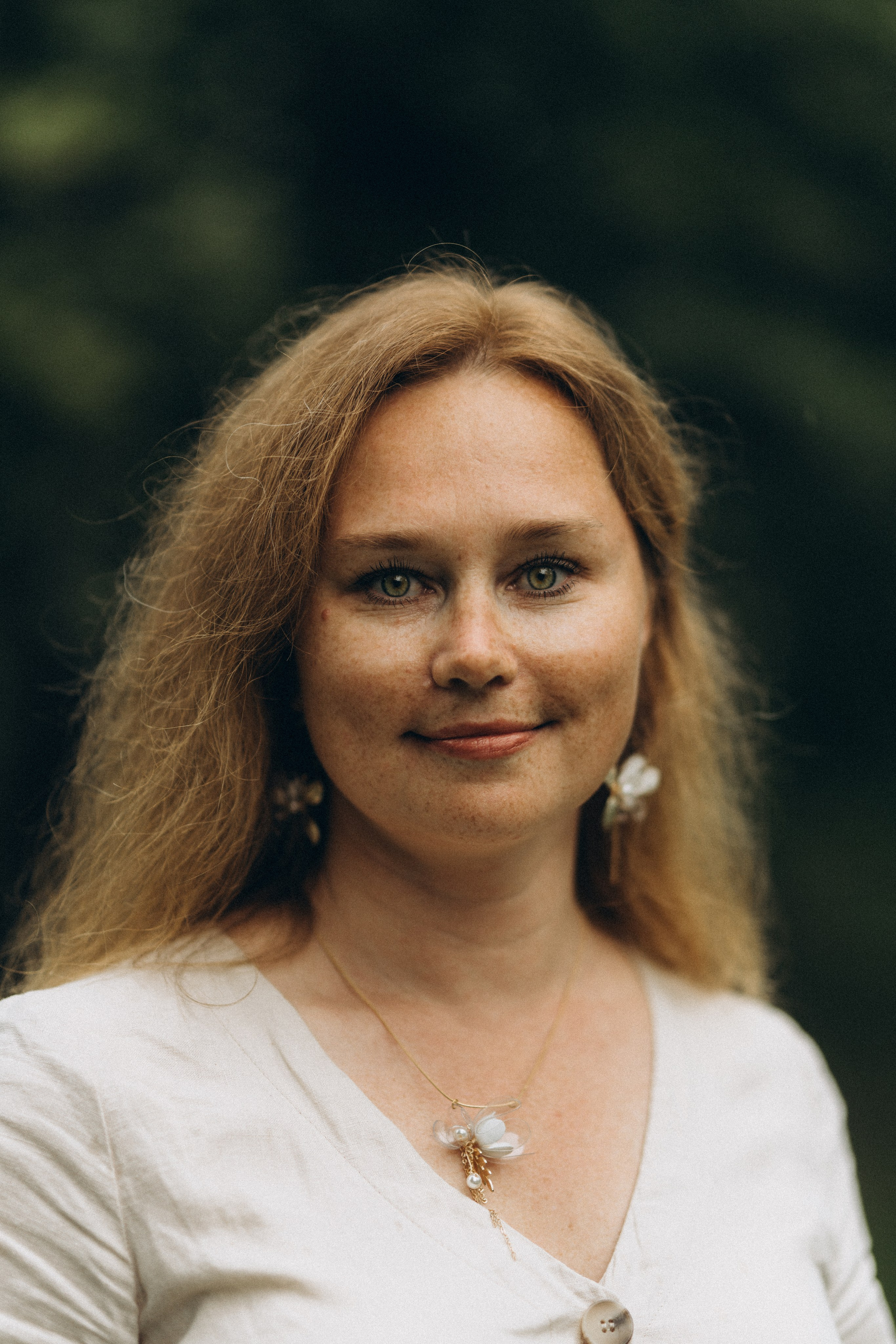 Kaivopuisto. Wedding and potrait photographer in Helsinki Vickan O