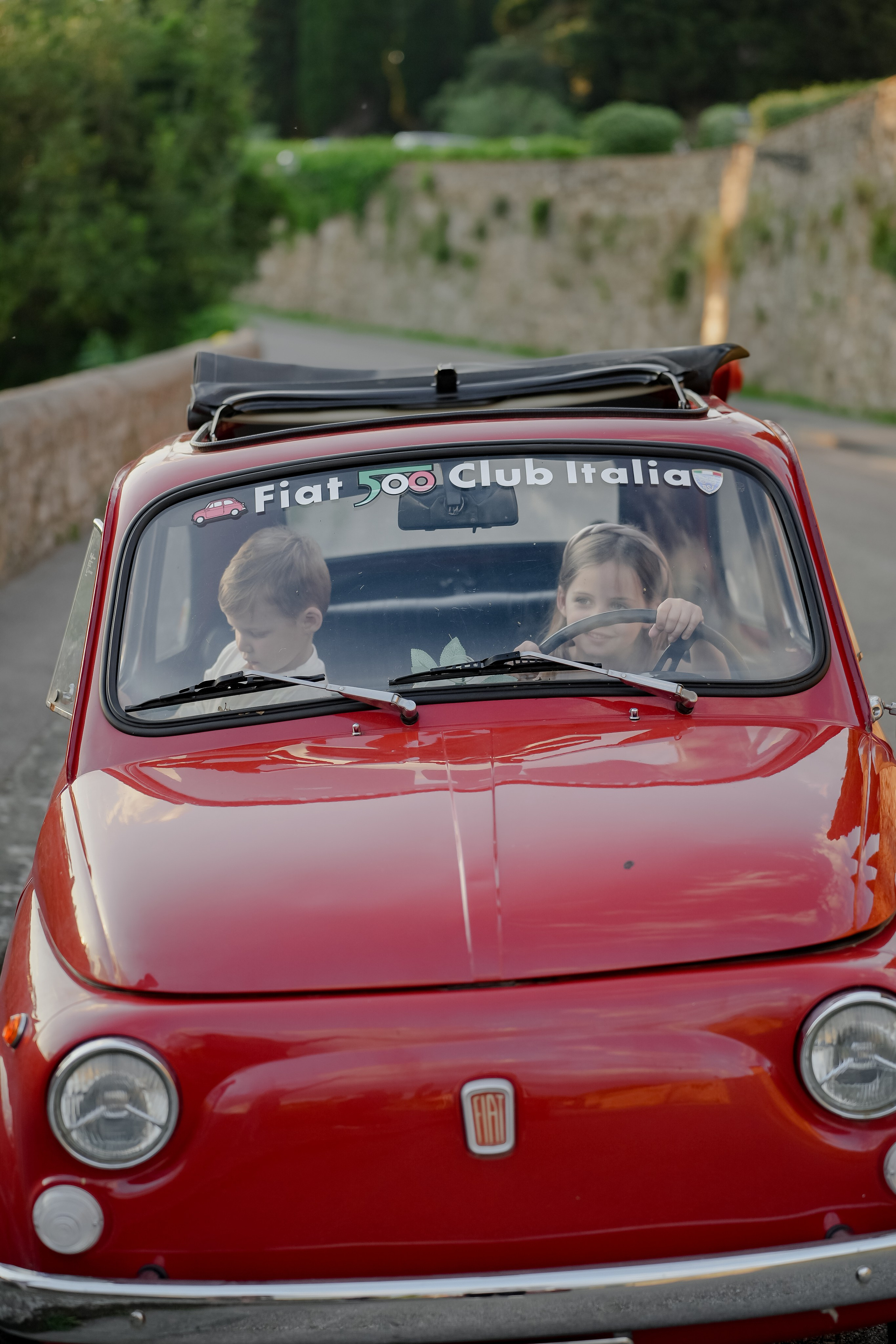 Jessica & Family. Wedding Photographer in Italy