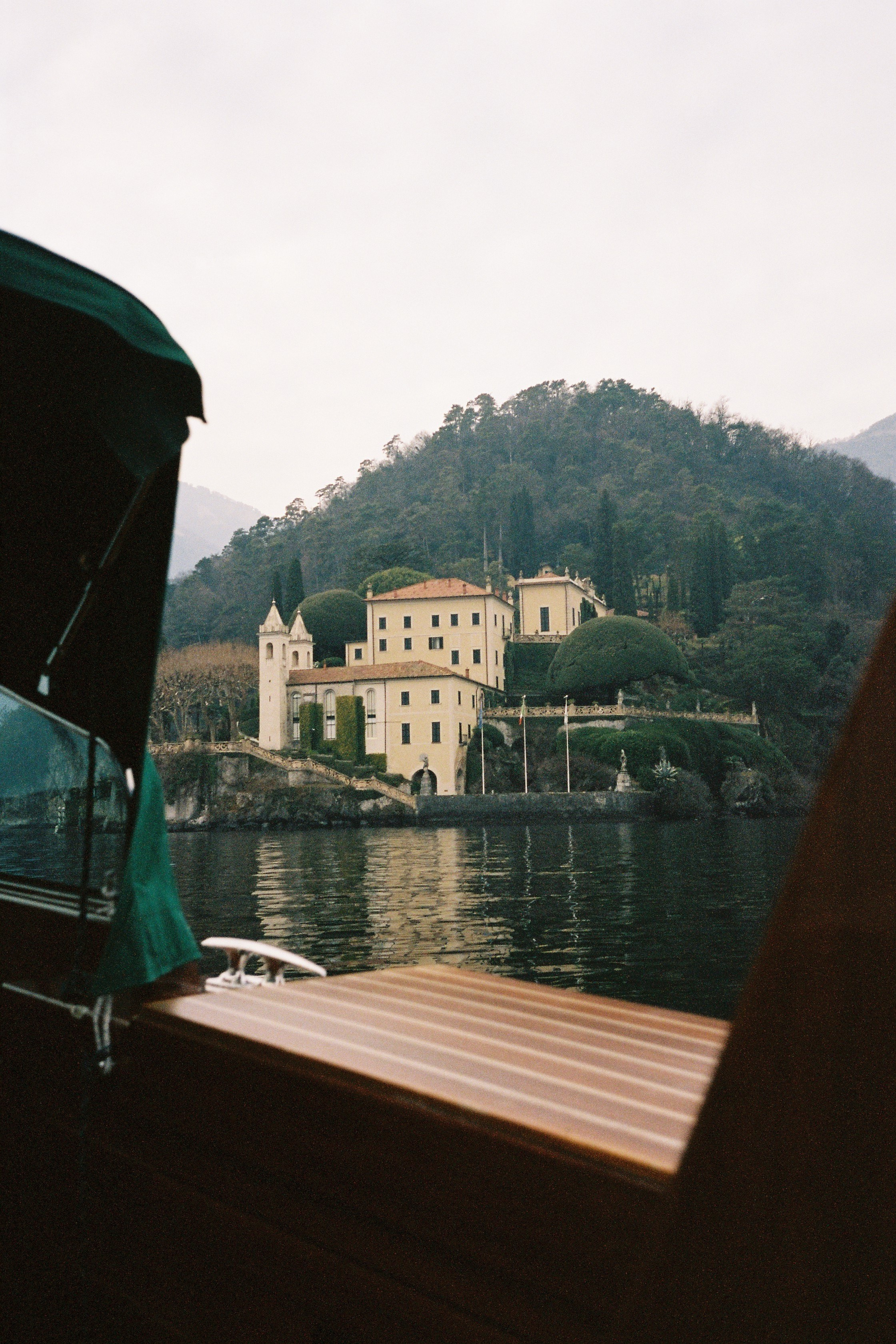 Elopment at Lake Como. Wedding photographer in Italy