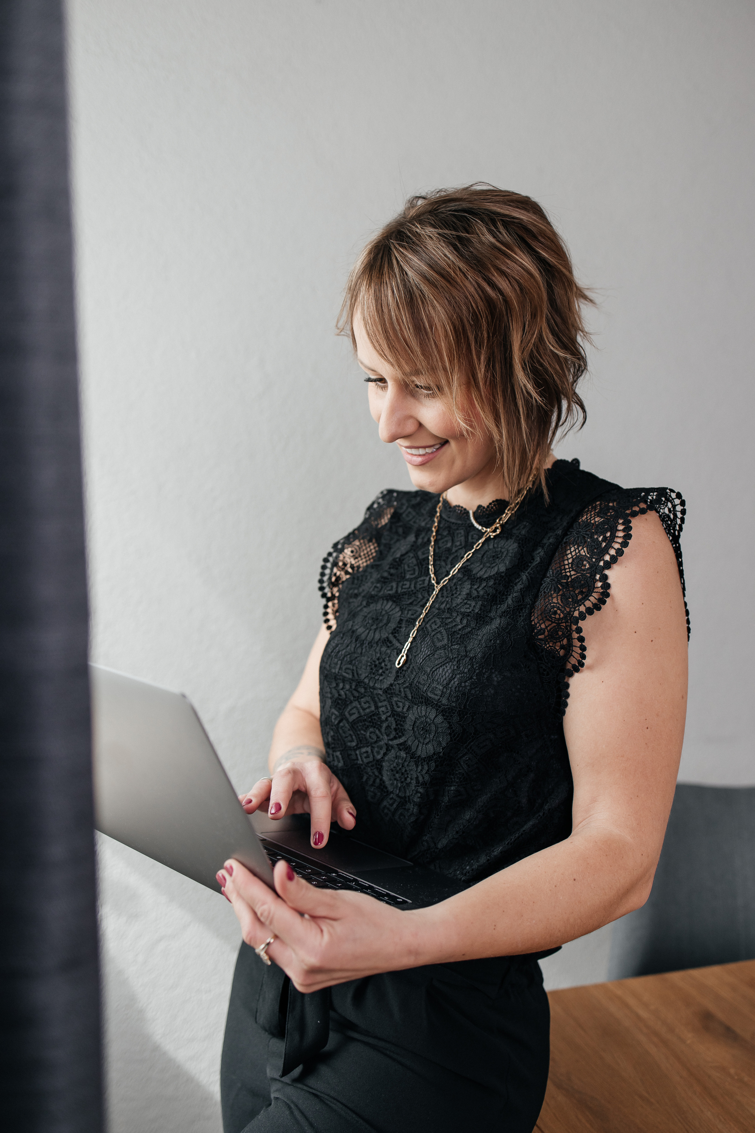 Sylvie Schlafberaterin. Fotografin Heidenheim / Newborn, Babybauch & Familie - Nadine Schmalz