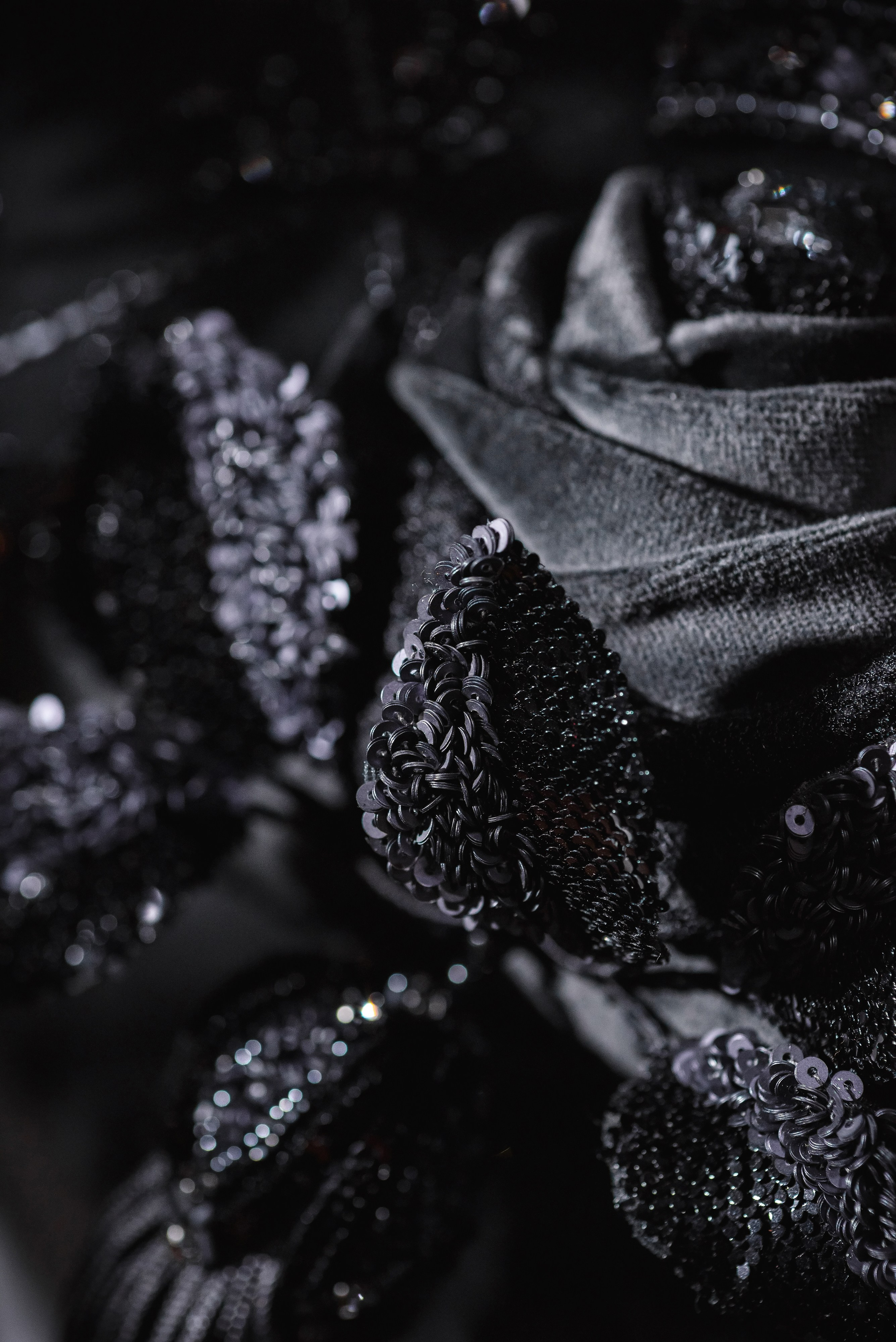 Embroidery of Inga Marita School. Fotogrāfs Rīgā. Gīmenes, individuālās un dažādu produktu fotosesijas