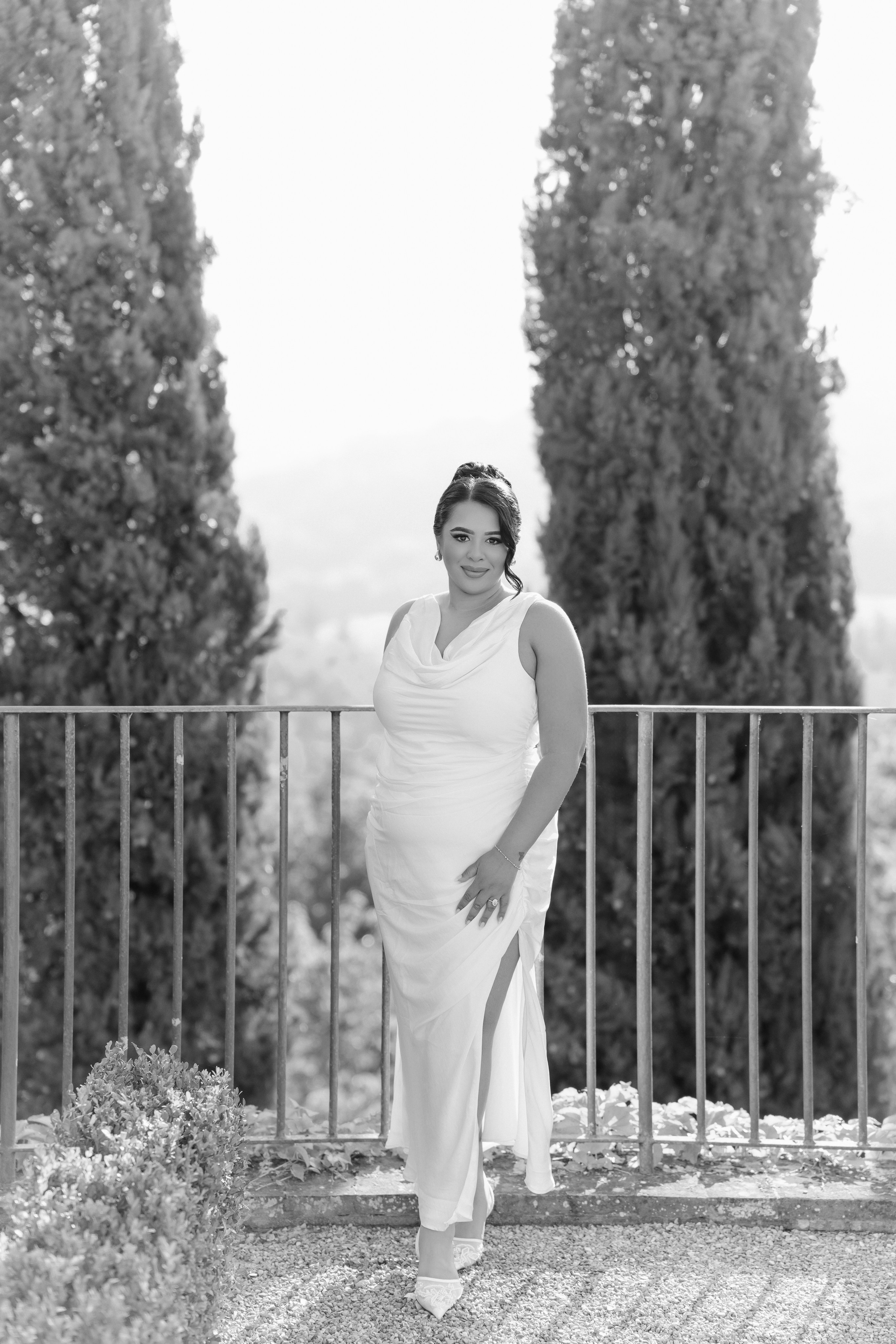 Pre-wedding in Tuscany. Wedding photographer Italy