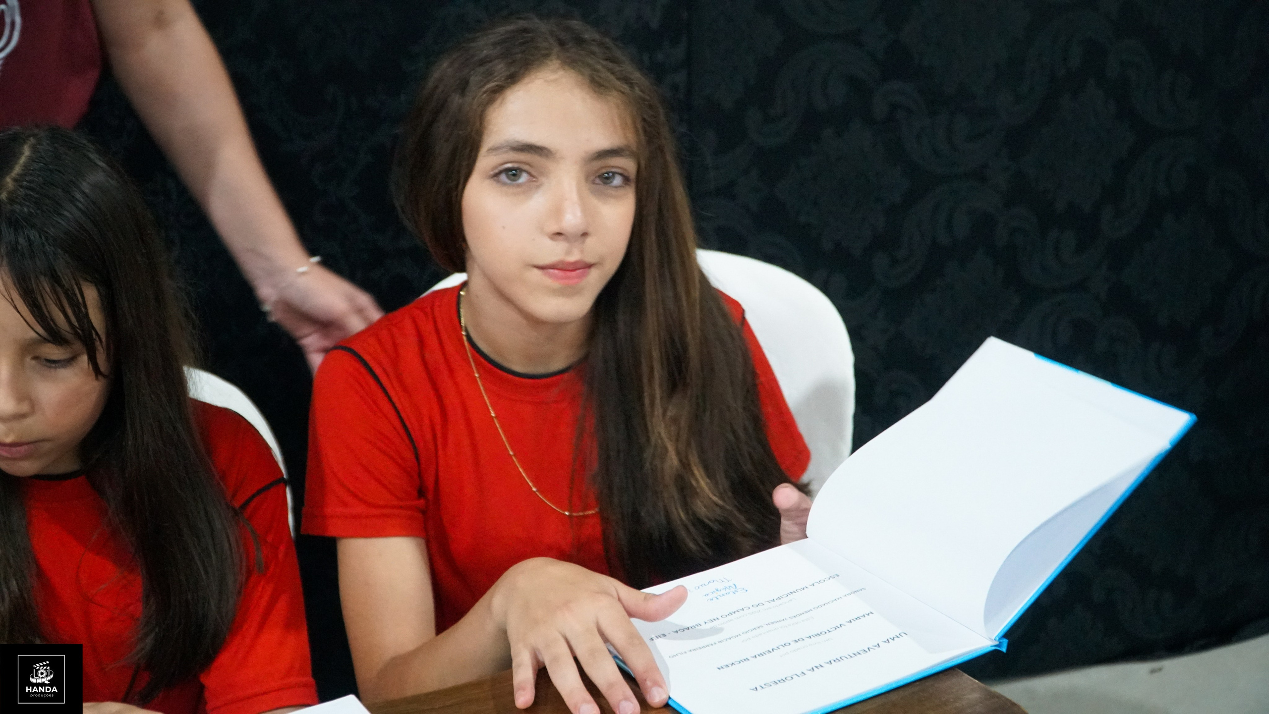 Noite autógrafos colégio Aurélio Buarque de Holanda. Handa Produções
