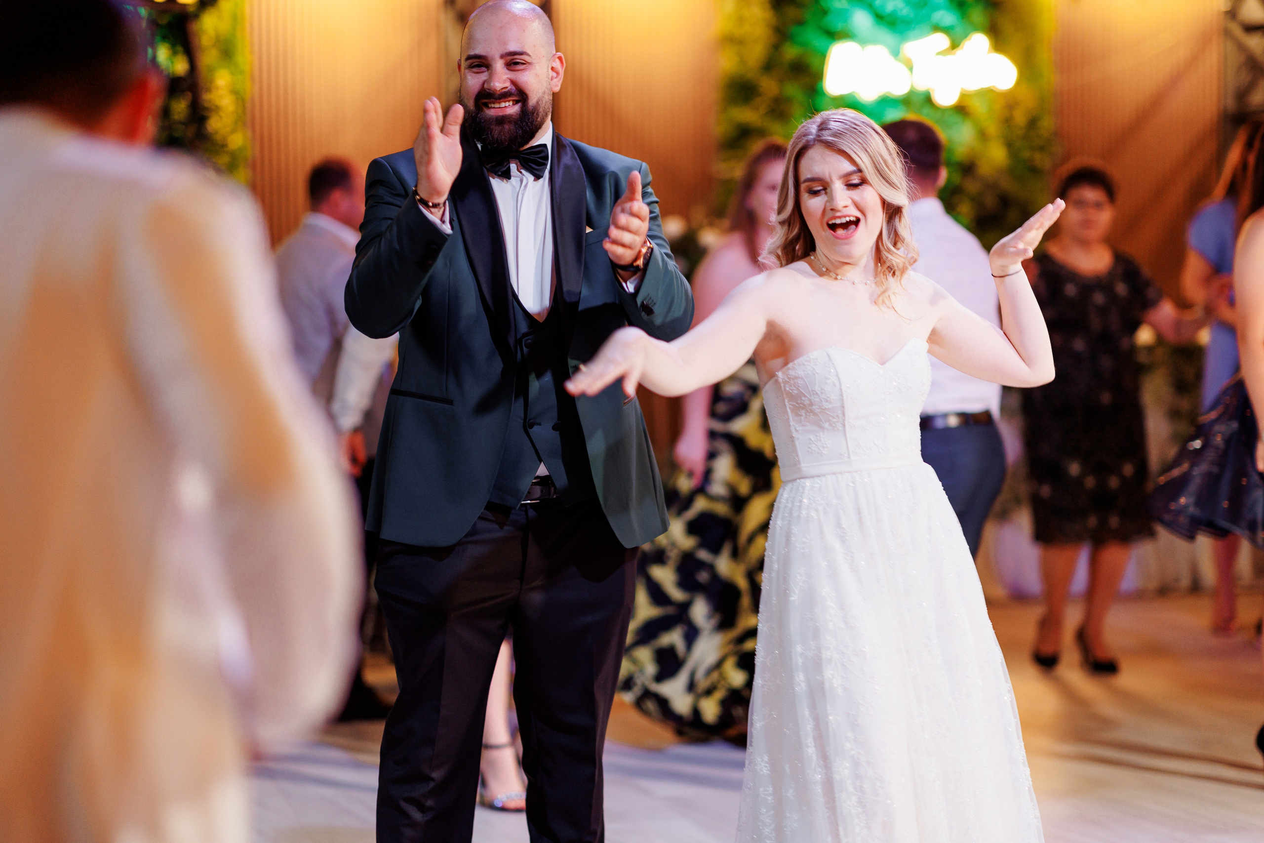 Raluca & Bogdan - Domeniile Saftica. MDimaFotoStudio. Fotograf de nuntă, evenimente private și de familie