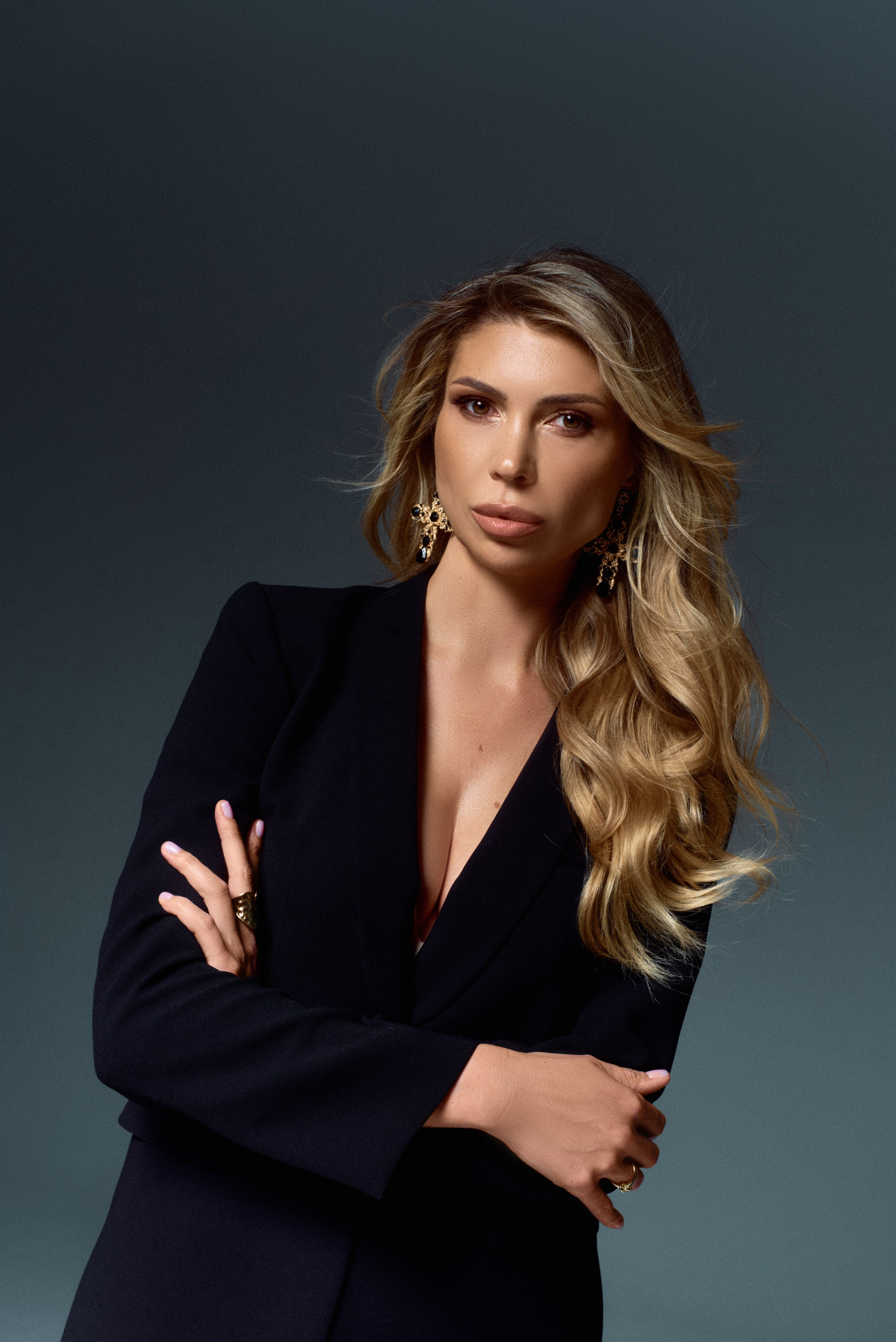 Sesja zdjęciowa w studio na urodziny – profesjonalne zdjęcia w Warszawie. Portrait & Fashion Photographer | Сannes, Paris, Monaco, Dubai, Kyiv — - Alisa Postnykova