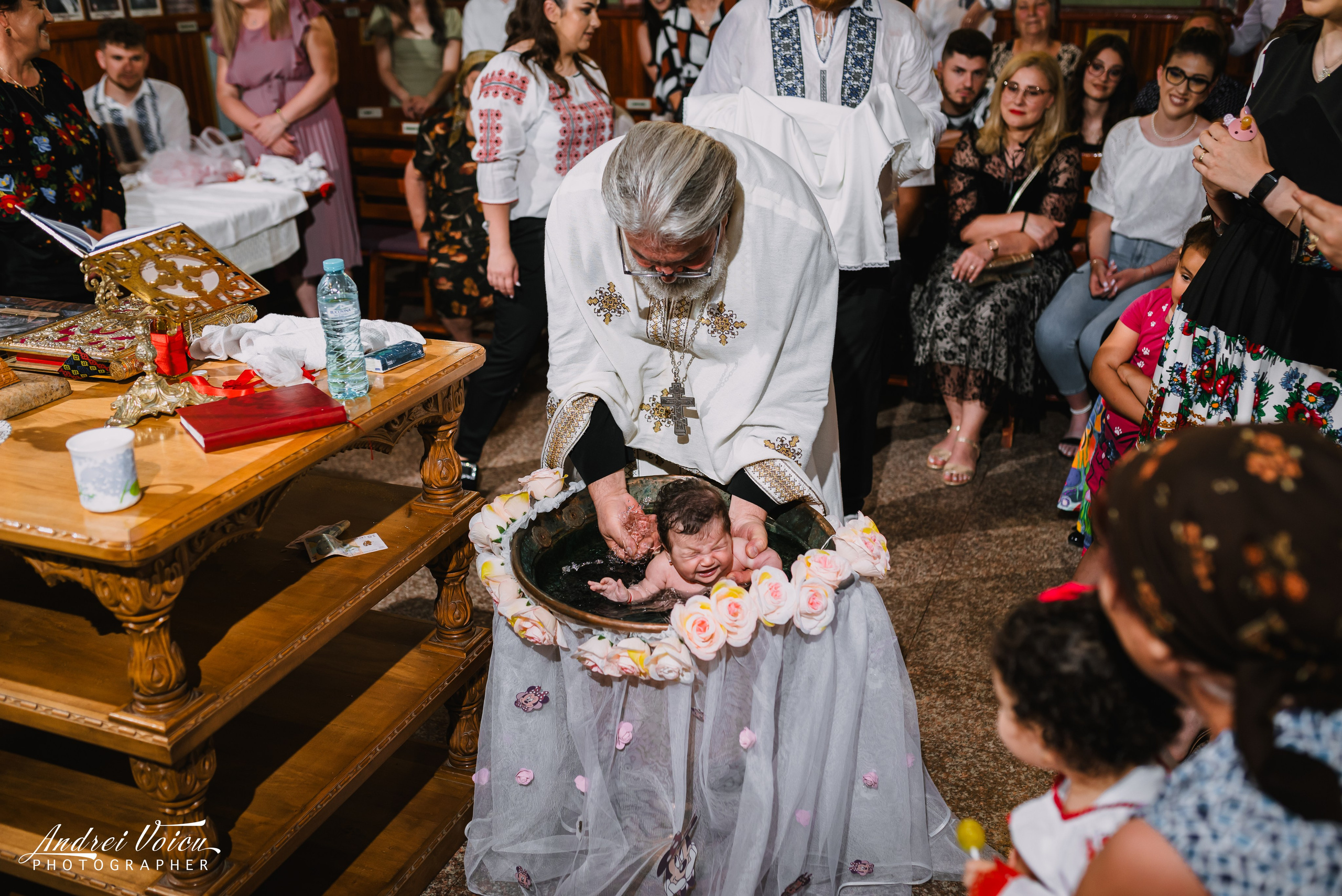 Fotografia de botez. Andrei Voicu Fotograf. Povești nescrise, surprinse atent