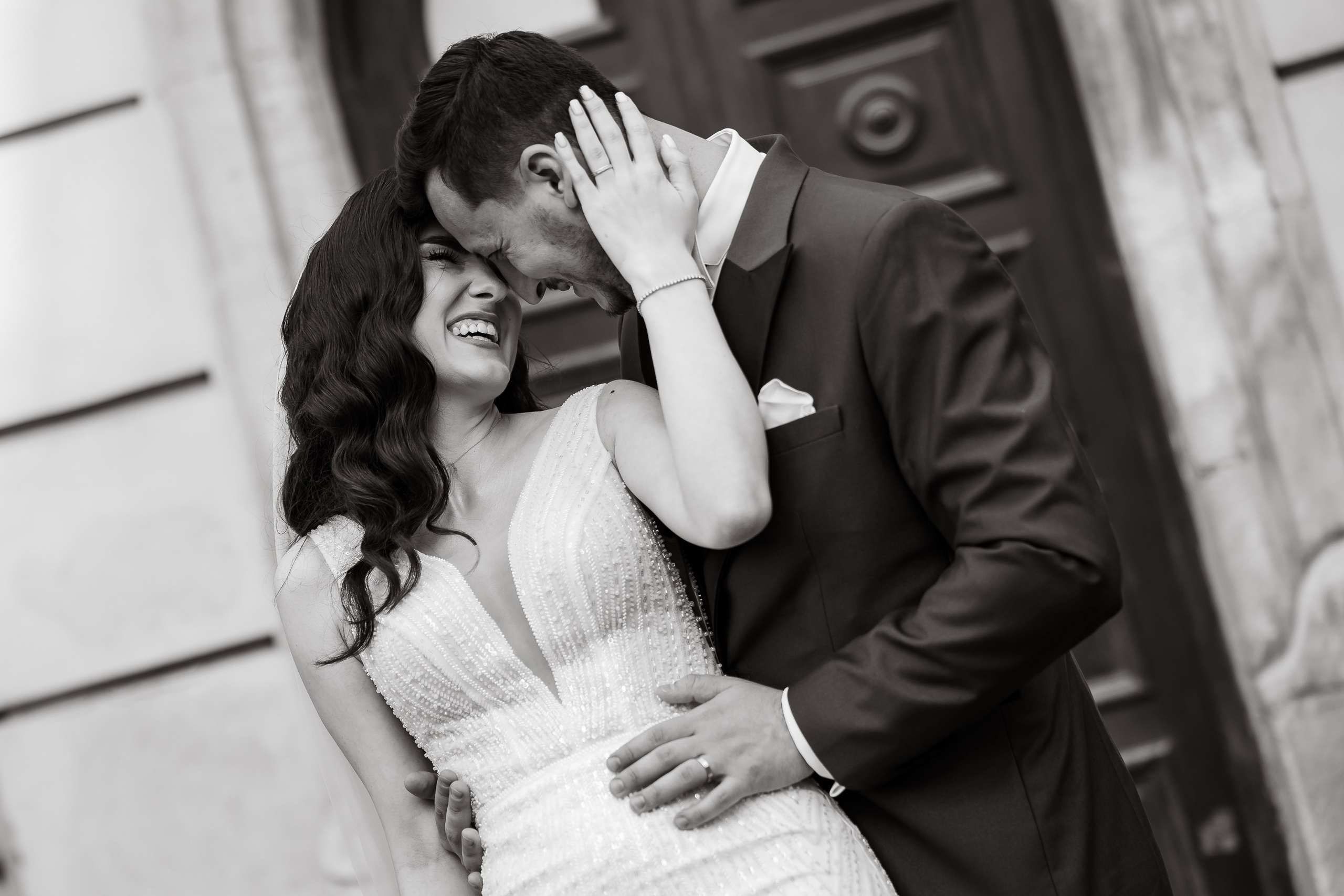 moment romantic alb negru miri fotografie nuntă Blink Photo