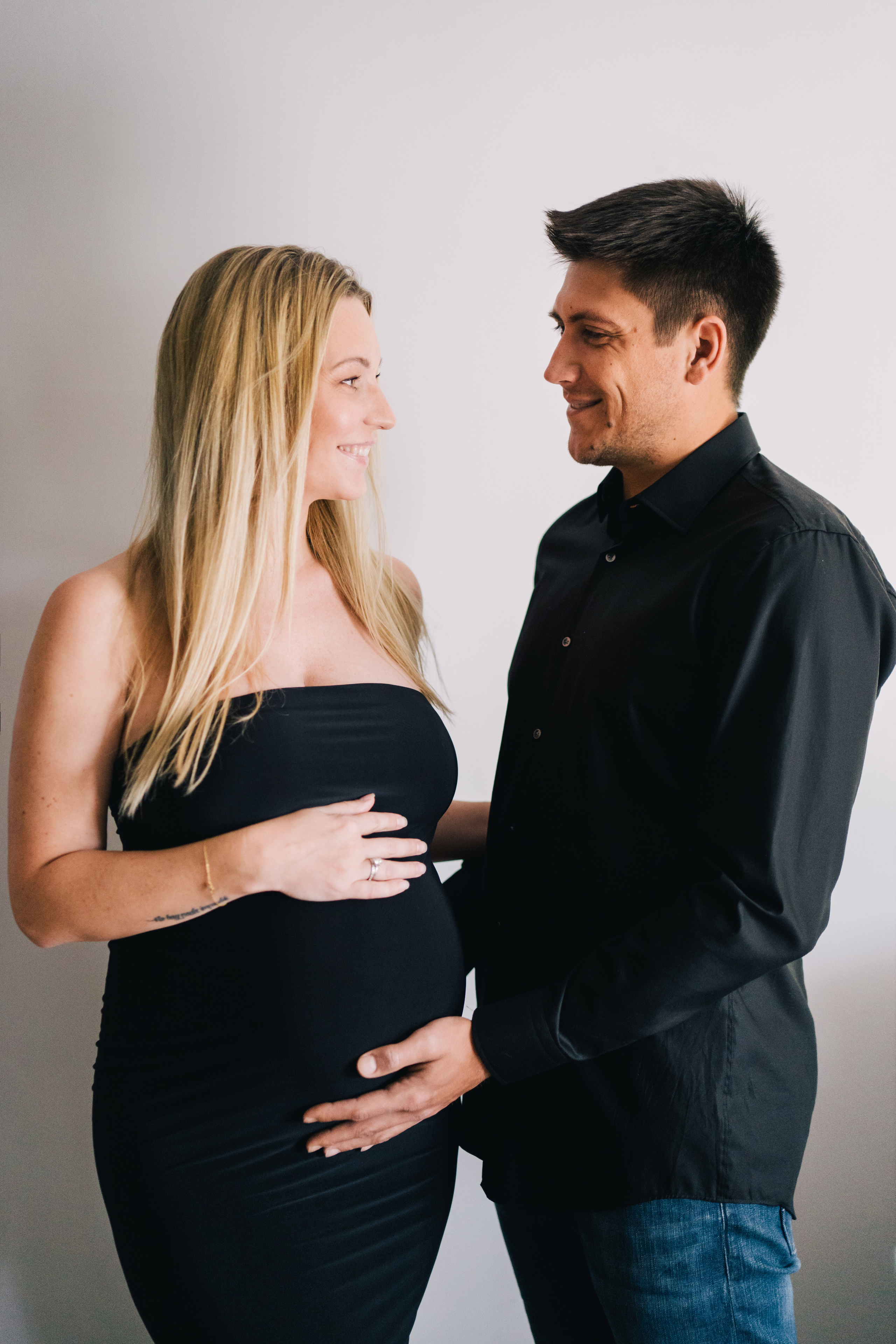 Maternity. Photographer Kristina Dorina