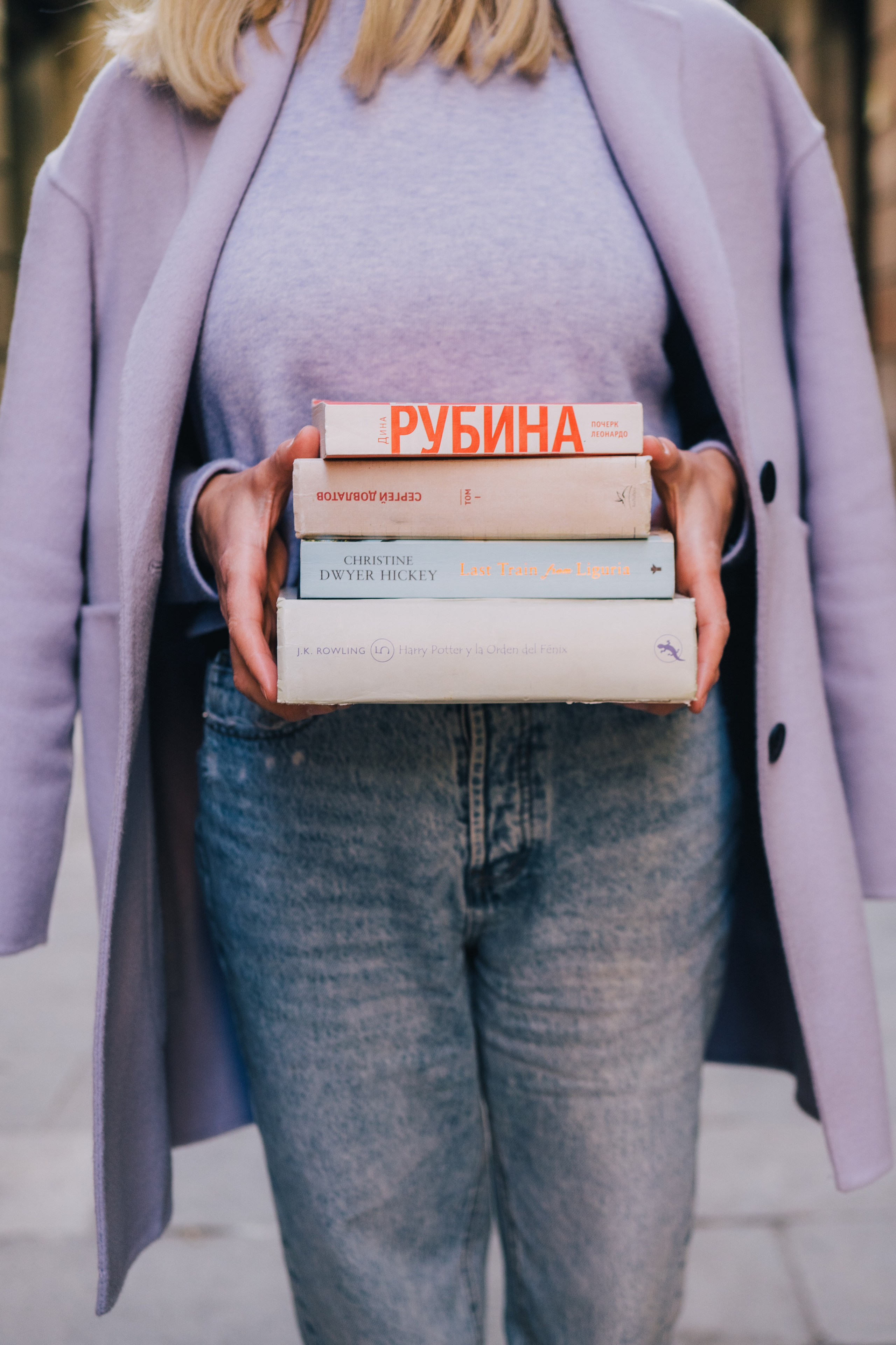 Elena (profile photos for social media). Photographer Kristina Dorina