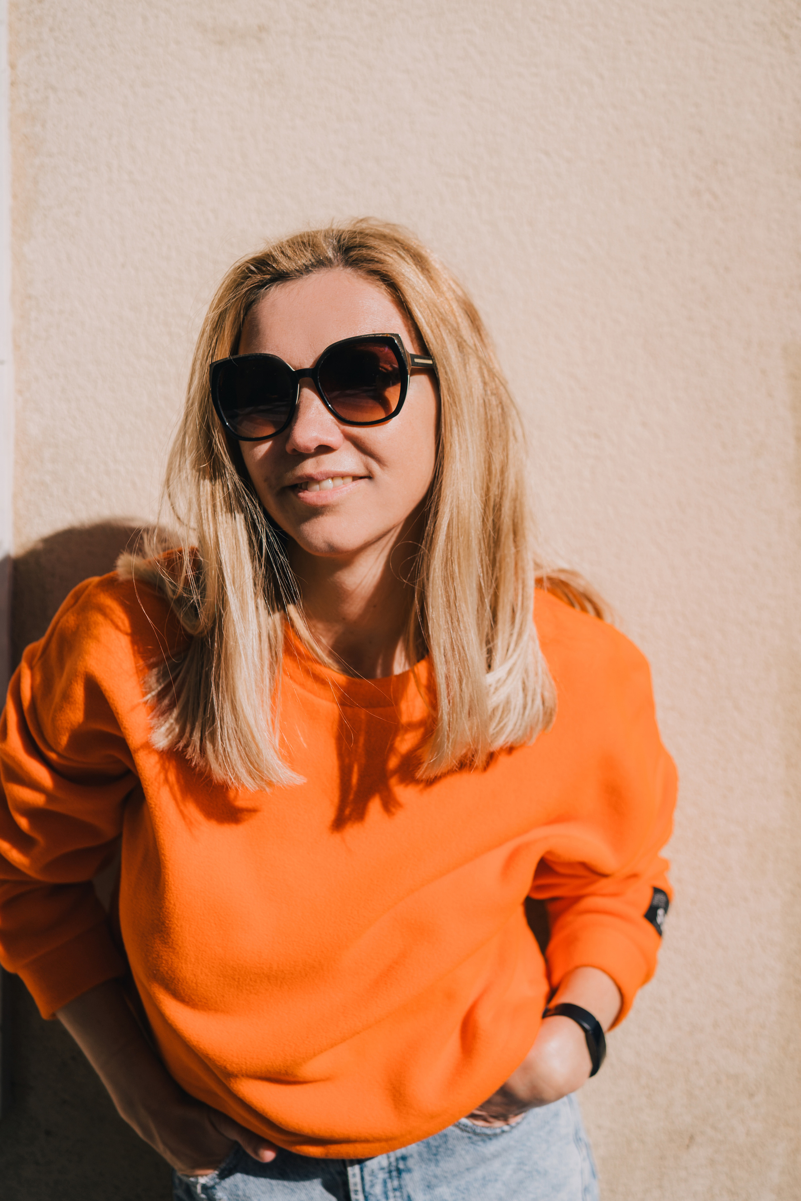 Elena (profile photos for social media). Photographer Kristina Dorina