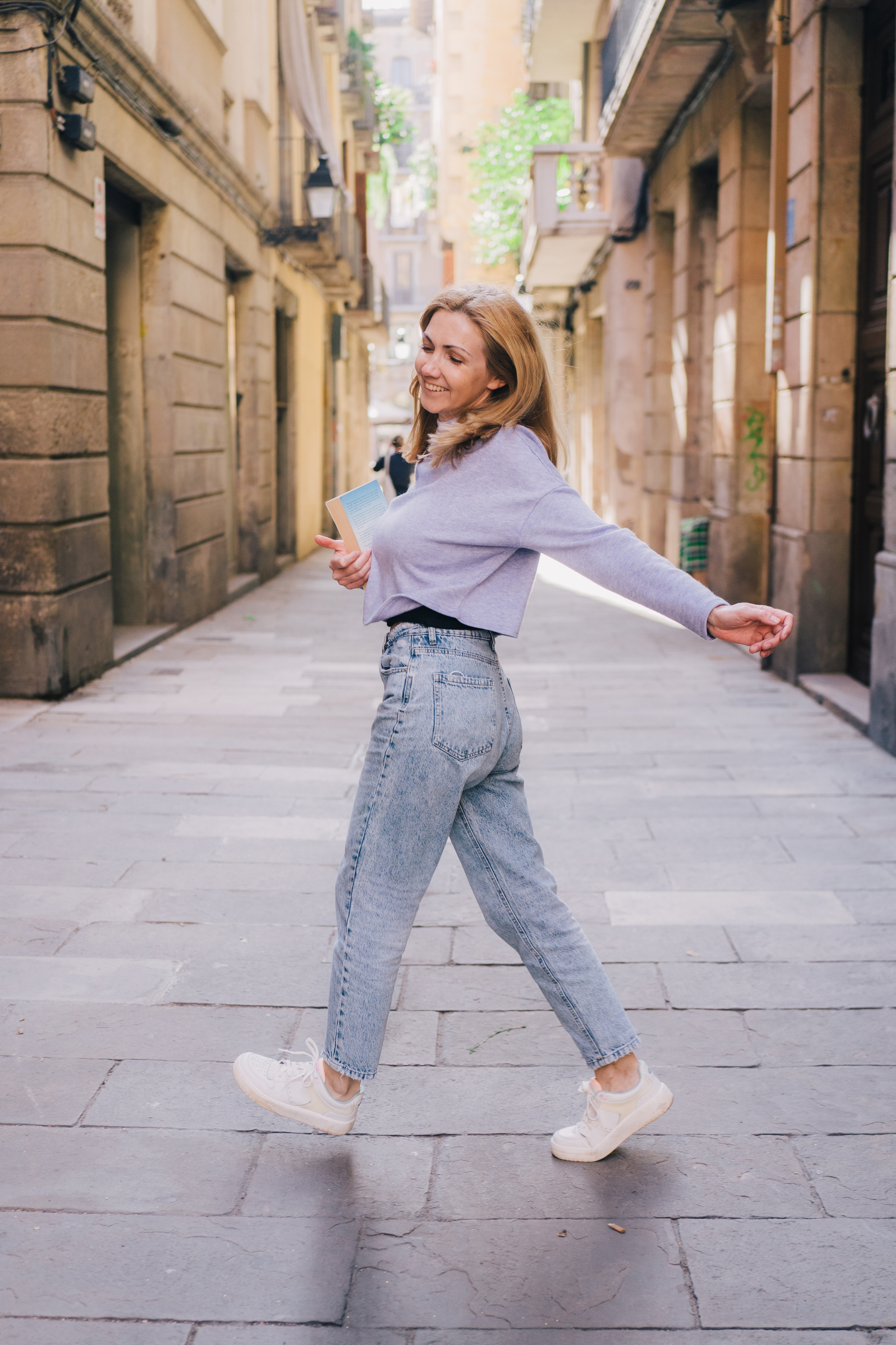 Elena (profile photos for social media). Photographer Kristina Dorina