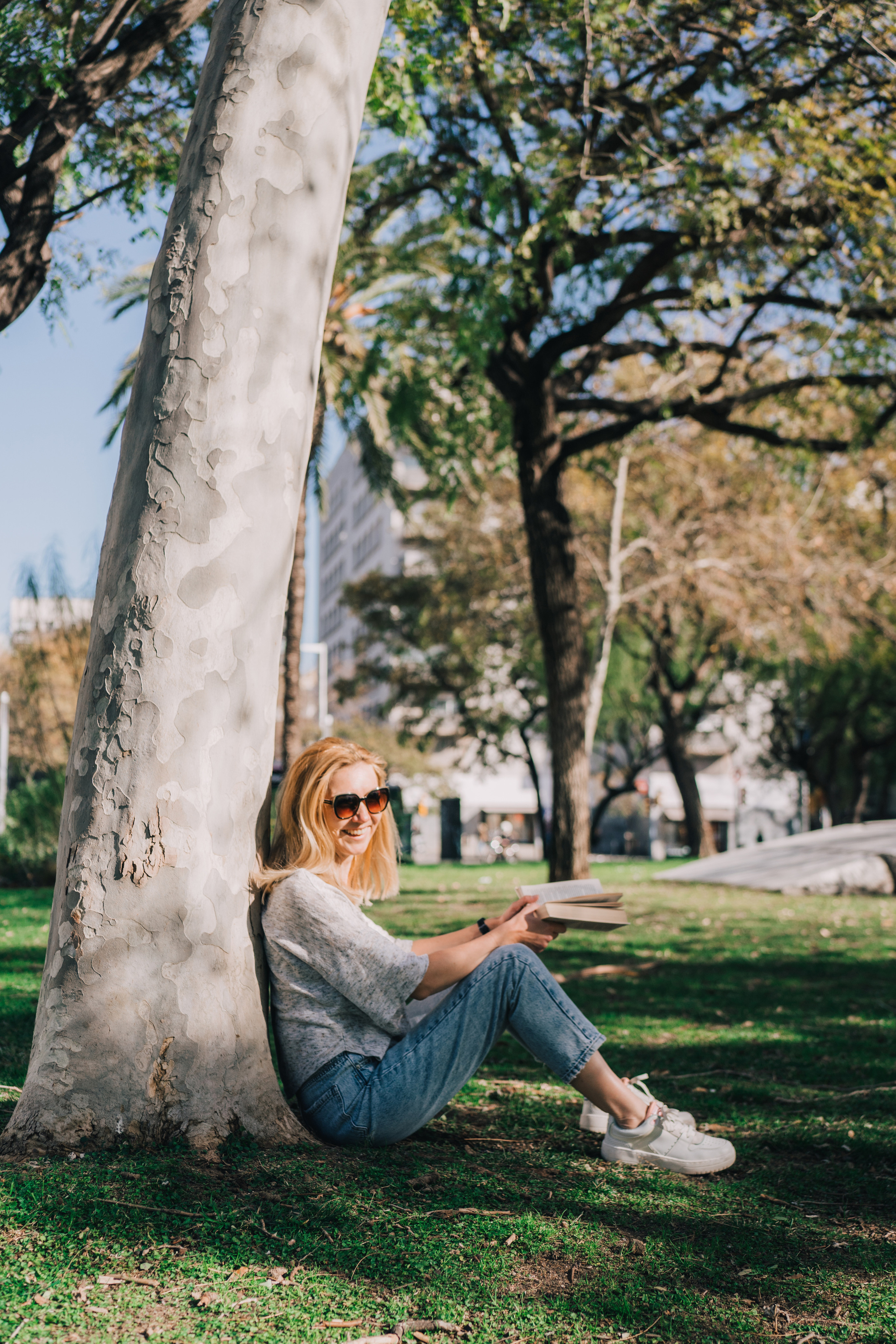 Elena (profile photos for social media). Photographer Kristina Dorina