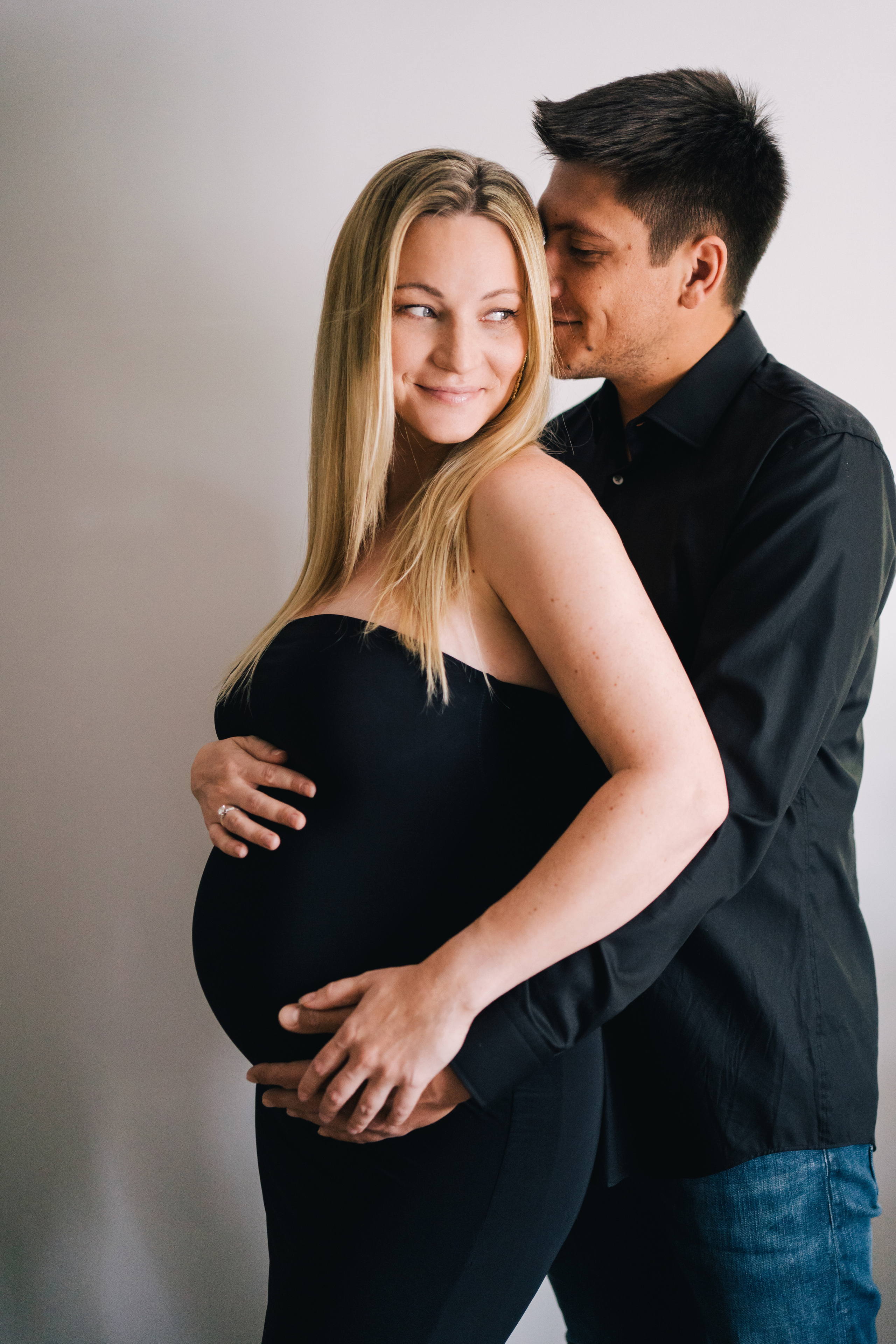 Maternity. Photographer Kristina Dorina