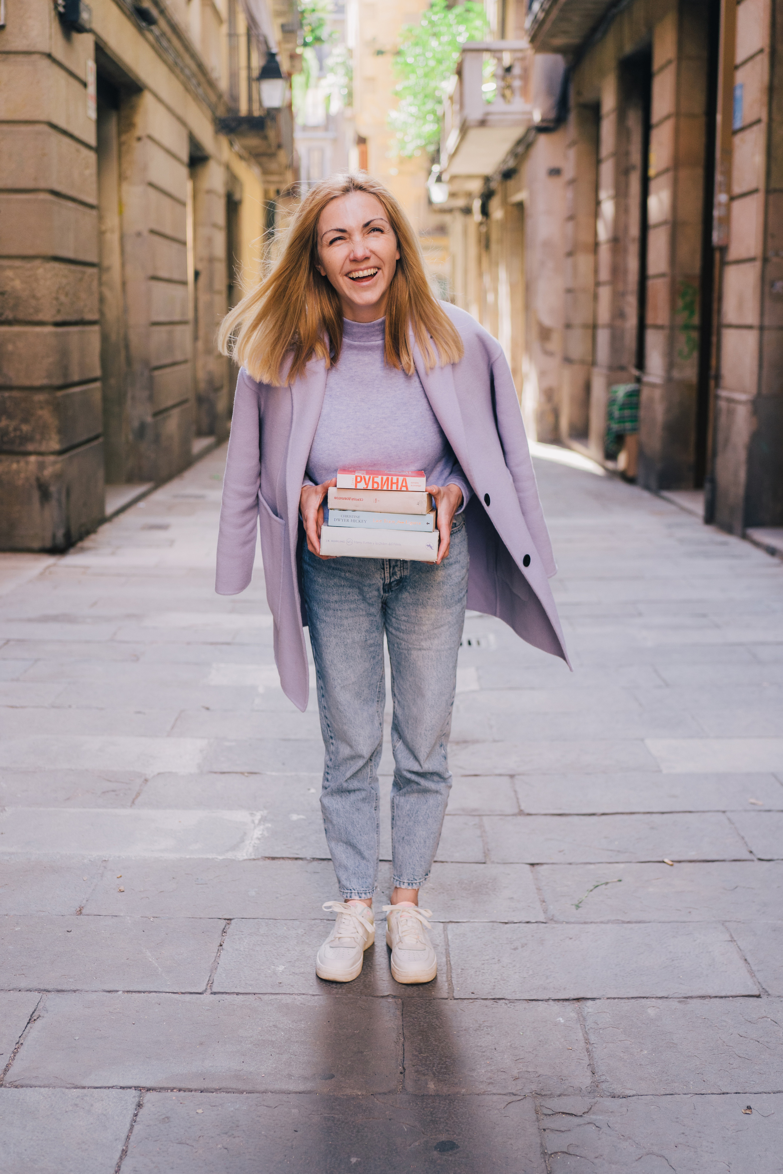 Elena (profile photos for social media). Photographer Kristina Dorina