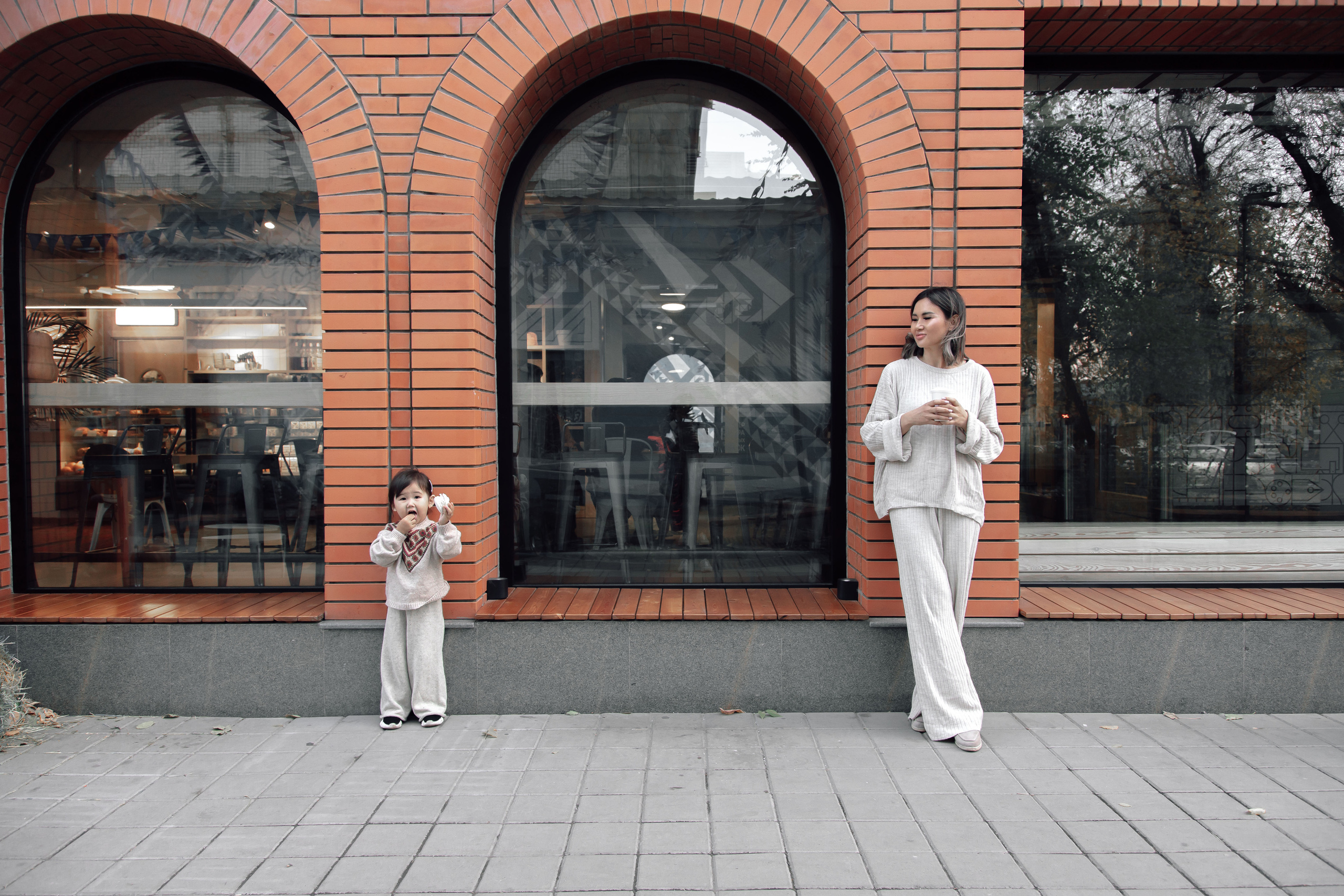 Мама и дочка. Умут & Адия. Свадебный фотограф в Бишкеке