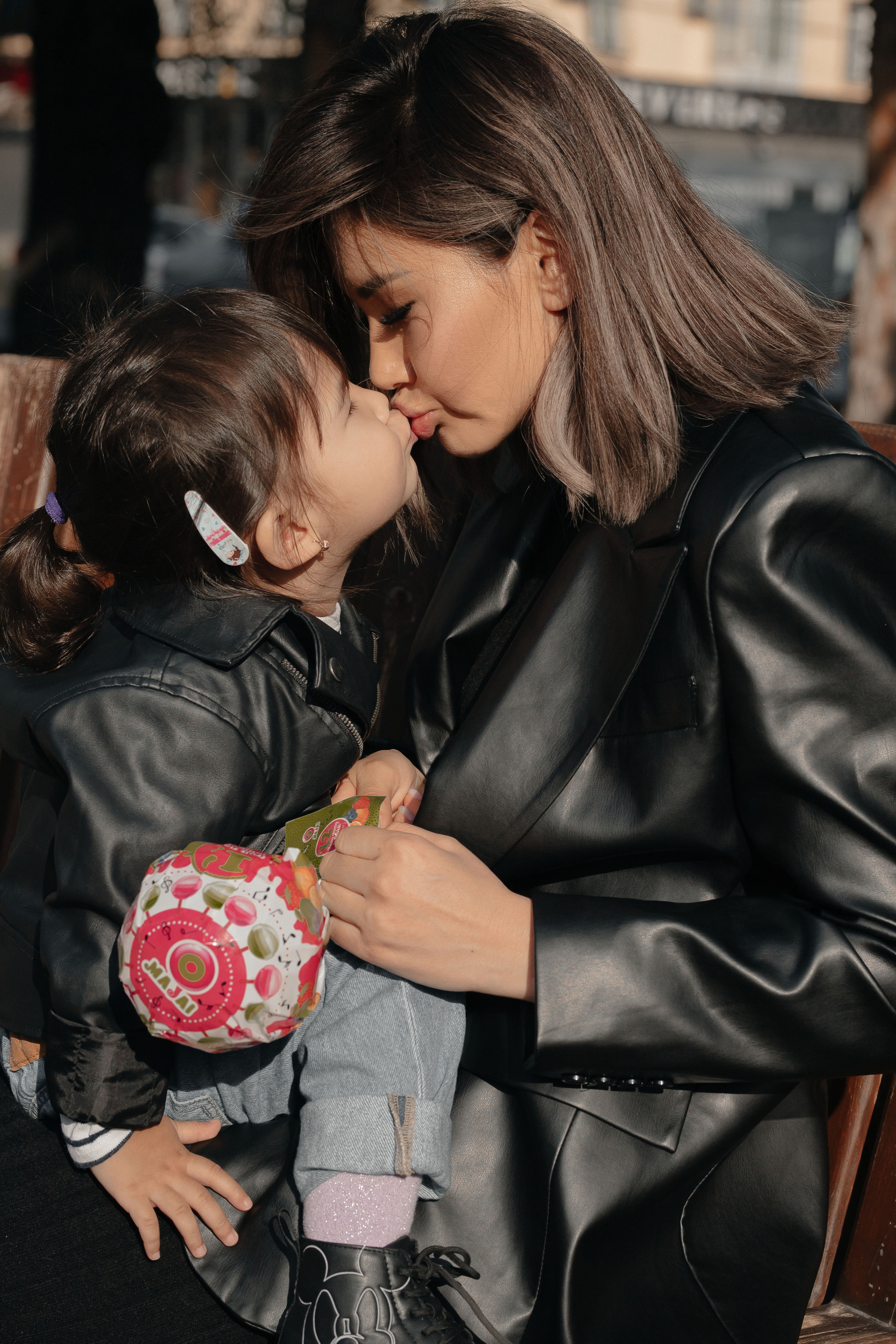 Мама и дочка. Умут & Адия. Свадебный фотограф в Бишкеке