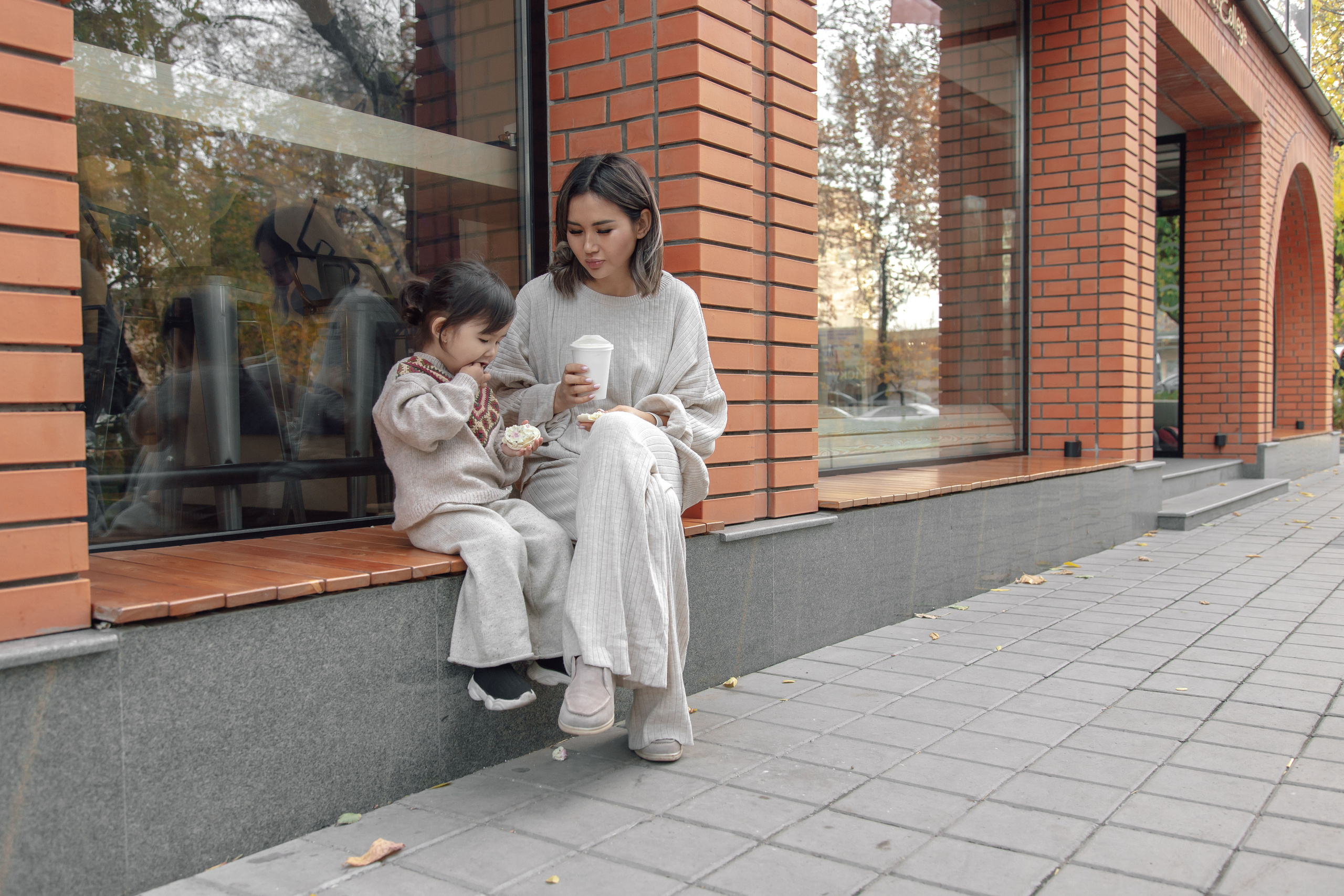 Мама и дочка. Умут & Адия. Свадебный фотограф в Бишкеке