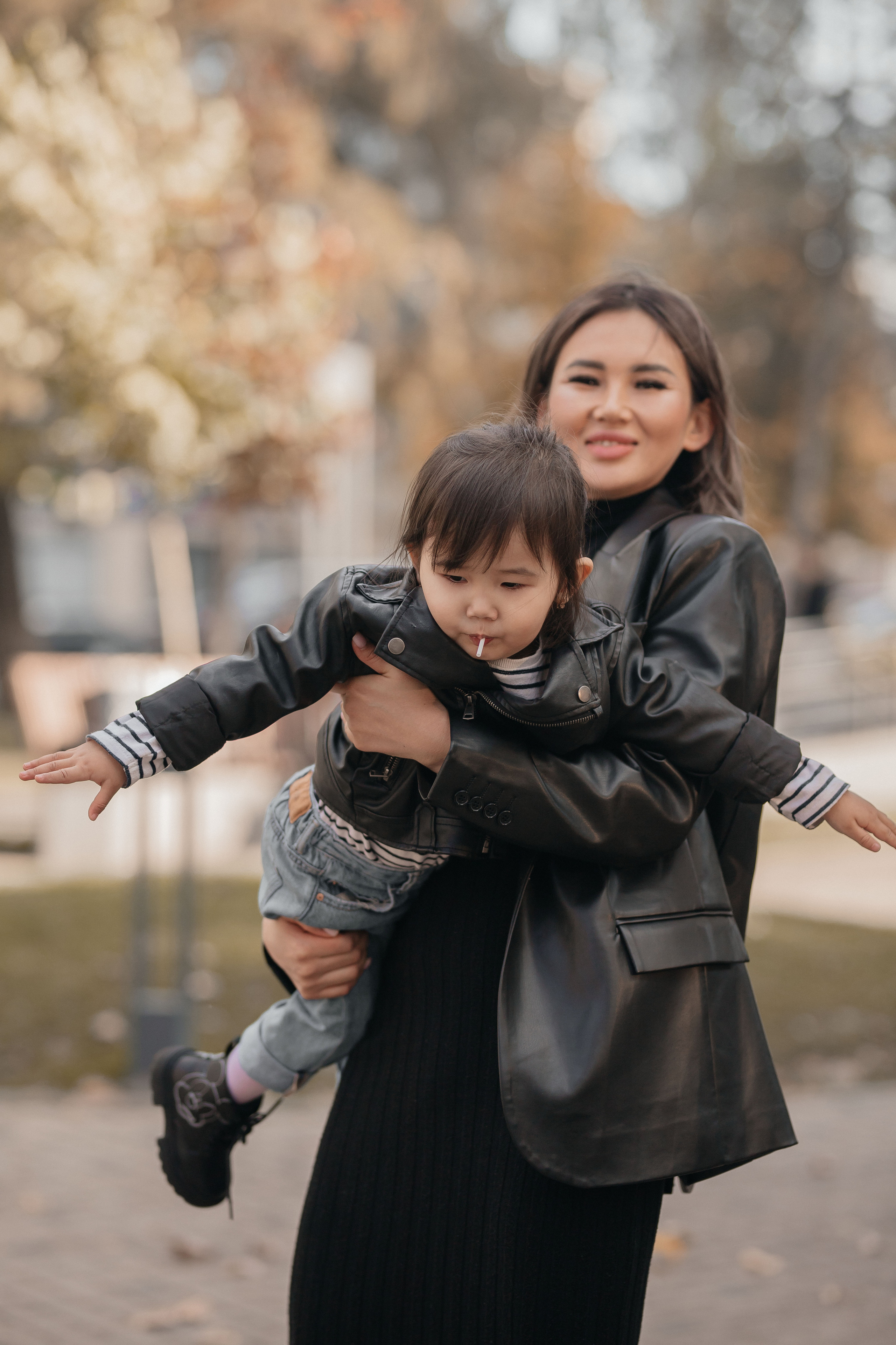 Мама и дочка. Умут & Адия. Свадебный фотограф в Бишкеке