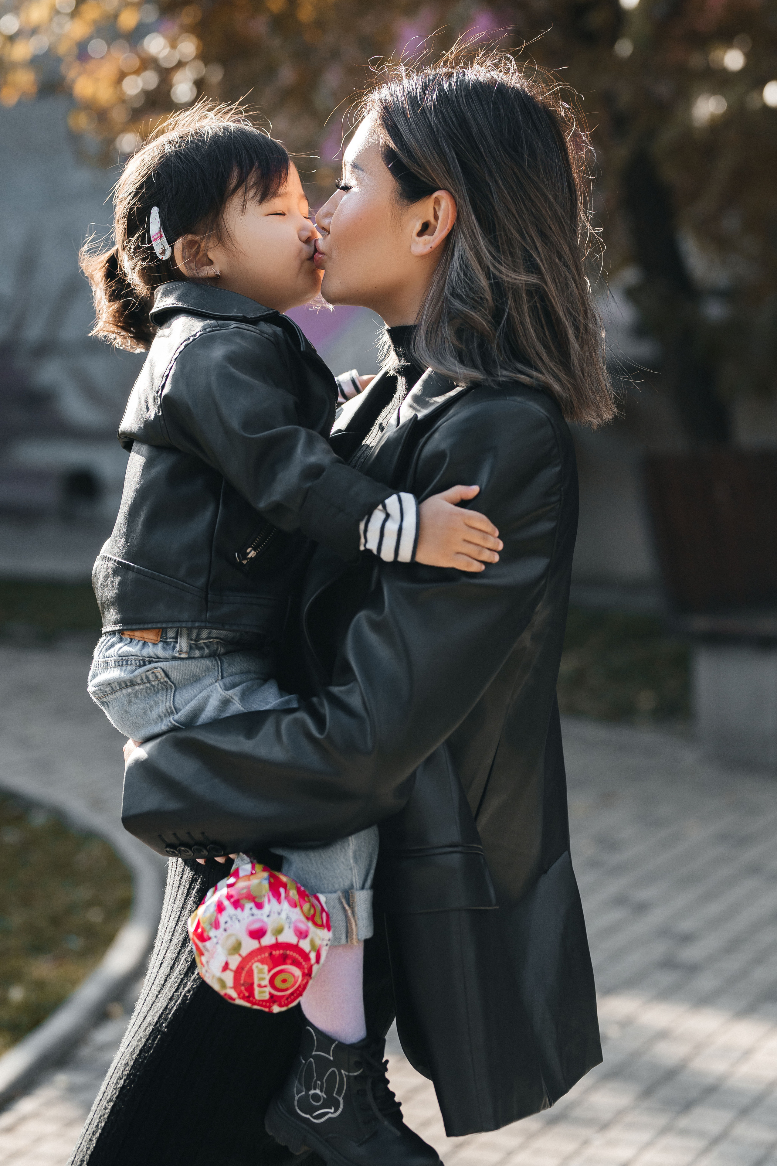 Мама и дочка. Умут & Адия. Свадебный фотограф в Бишкеке