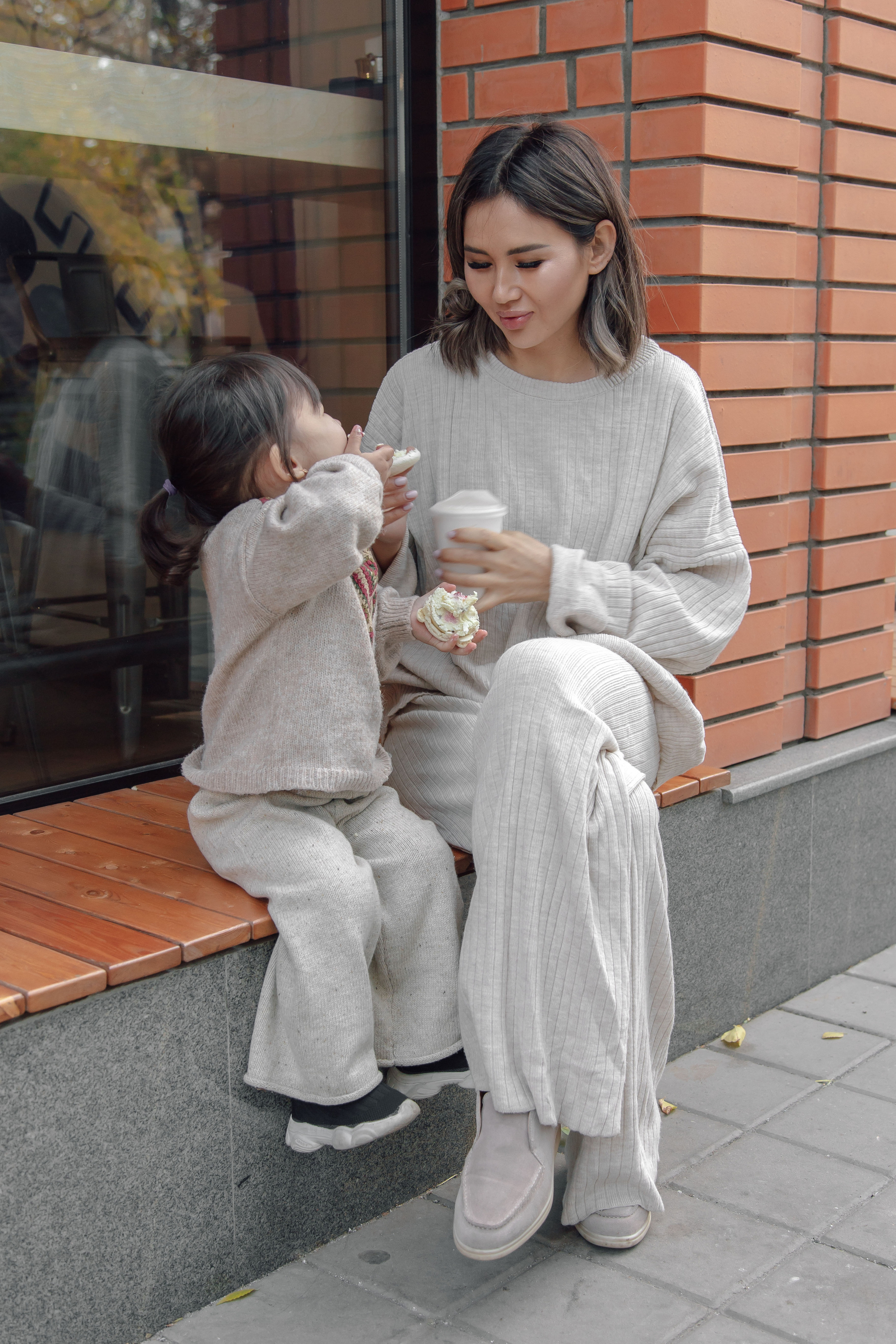 Мама и дочка. Умут & Адия. Свадебный фотограф в Бишкеке