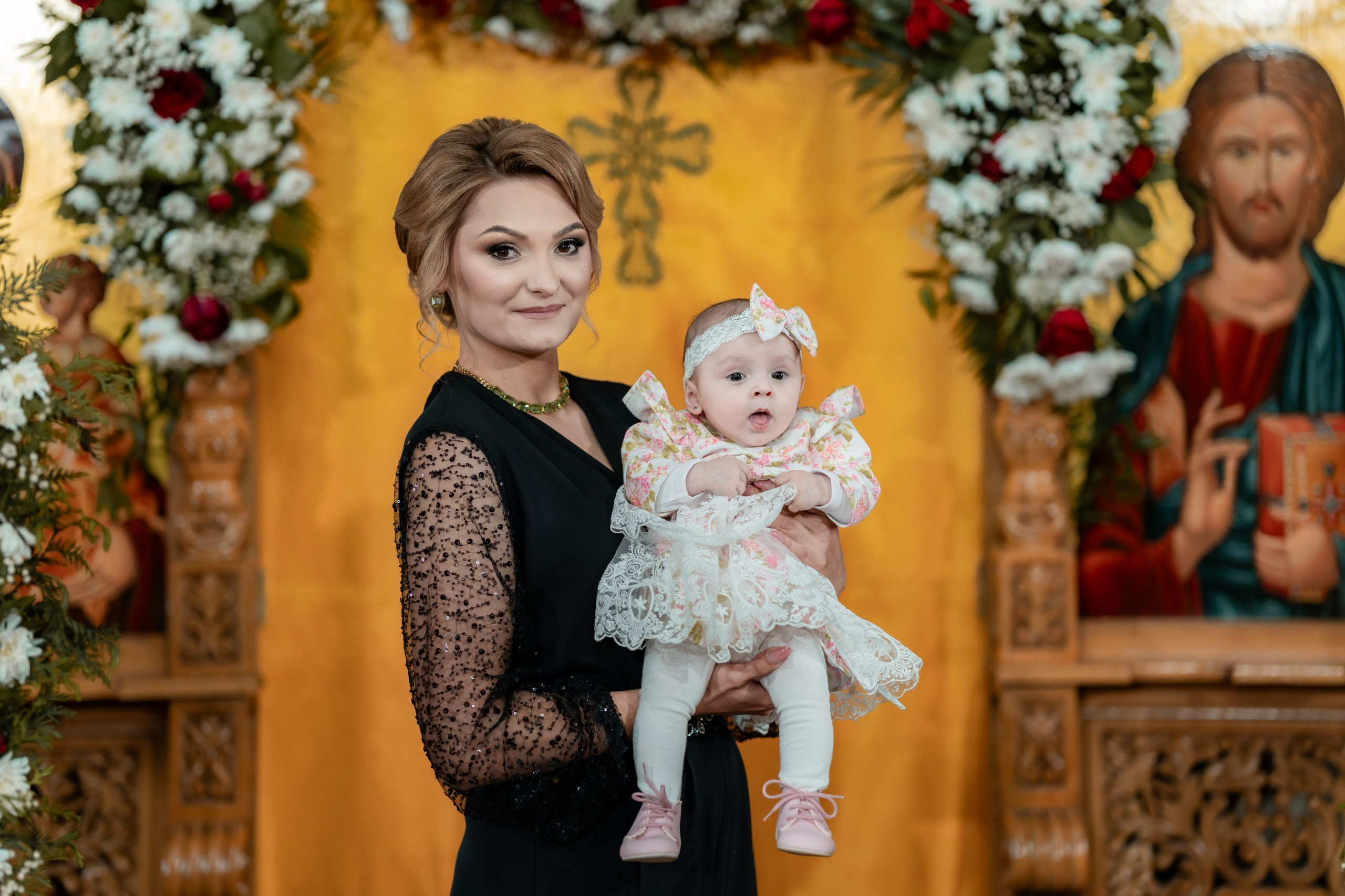 fotograf botez , fotografie botez Botoșani, fotograf Alin Chirilă, amintiri botez, fotografii botez, botez Miruna Parascheva, fotograf copii, fotografie botez în Botoșani-alt="botez , fotografie botez Alin Chirilă, amintiri botez, fotografii emoționante botez Botoșani"-- fotografii-botez-bebelus- amintiri-botez-micuț- moment-sfânt-crestinare- fotografie-emotionanta-botez- detalii-botez-bebelusi- parinti-fericiti-la-botez- fotograf-botez-profesionist- botez-in-biserica-ortodoxa- micuț-botezat-cu-emoție- zâmbete-și-lacrimi-la-botez- bebeluș-la-cristelniță- decor-botez-colorat- botez-cu-dragoste-și-credință- emotie-pura-la-botez- fotograf-botez-botosani- botez-iasi-suceava-fotograf- amintiri-nepretuite-botez-- Preotul ținându-l pe micuțul Mathias Gabriel la botez, în biserica Înălțarea Domnului, Copălău  - Detalii de la botezul lui Mathias – lumânare, trusou și icoană  - Familia lui Mathias Gabriel alături de micuț, în ziua botezului  - Portret emoționant cu mama și bebelușul în brațe, în biserică,fotograf profesionist evenimente Botoșani, Iași, Suceava, Fălticeni, Bacău, Pașcani, Roman - AlinoFotoStudio by Alin Chirilă - servicii foto nuntă, botez, cununie, ședințe foto creative, albume personalizate, fotografii emoționante și calitative pentru cele mai importante momente din viață,fotograf nuntă Botoșani Alin Chirilă,  ședință foto botez Iași - AlinoFotoStudio,  servicii fotograf profesionist evenimente Suceava,  fotograf cununie civilă Fălticeni - Alin Chirilă,  album foto nuntă personalizat Bacău.“Bebeluș botezat în biserică, ținut în brațe de nași”	•	“Detaliu cu lumânarea de botez decorată cu flori albe”	•	“Părinți emoționați alături de copilul lor la ceremonia de botez”	•	“Masa festivă de botez cu decor tematic și tort personalizat”	•	“Momentul în care preotul toarnă apă sfințită pe fruntea bebelușului”	“Bebeluș în rochie albă de botez, zâmbind în brațele mamei”	•	“Detaliu cu cruciulița de botez așezată pe o pernă de satin”	•	“Părinți și nași aprinzând lumânările în timpul ceremoniei de botez”	•	“Tort de botez decorat cu figurine tematice și numele copilului”	•	“Copil botezat dormind liniștit în pătuțul decorat festiv”	•	“Momentul în care preotul binecuvântează copilul în fața altarului”	•	“Invitați adunându-se în jurul mesei festive la petrecerea de botez”	•	“Bebeluș ținând în mână o jucărie personalizată primită la botez”	•	“Familie fericită pozând împreună după ceremonia de botez”	•	“Decor tematic cu baloane și flori la locația petrecerii de botez” fotograf Botoșani fotograf evenimente fotograf botez Alin Chirila fotograf alinofotostudio.fotograf botez Amelis Maria, fotografie botez Botoșani, fotograf Alin Chirilă, amintiri botez, fotografii botez, botez Amelis Maria, fotograf copii, fotografie botez în Botoșani,